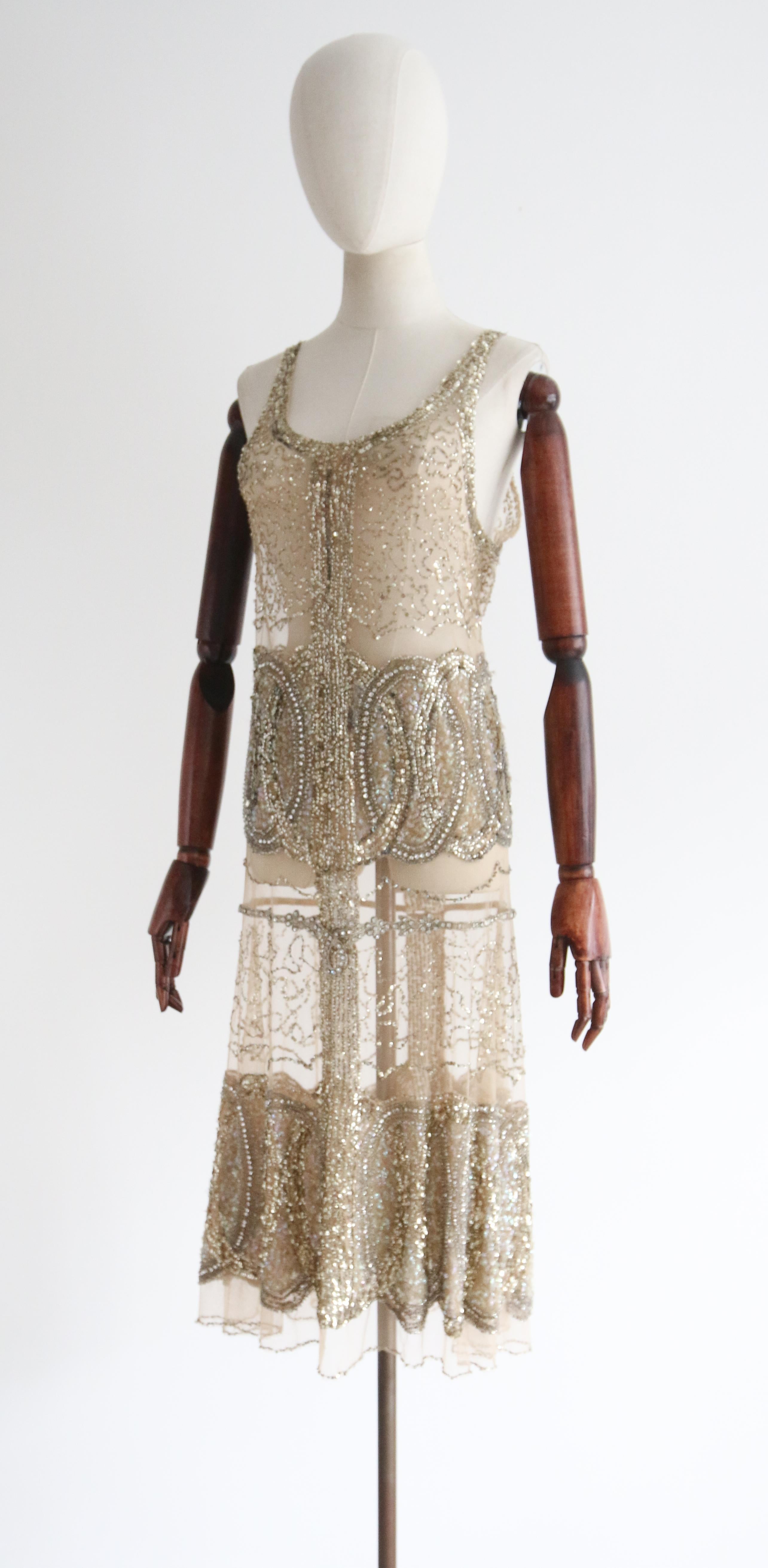 Vintage 1920er Gold Perlen Pailletten Kleid Flapper Kleid UK 6-8 US 2-4 im Angebot 10