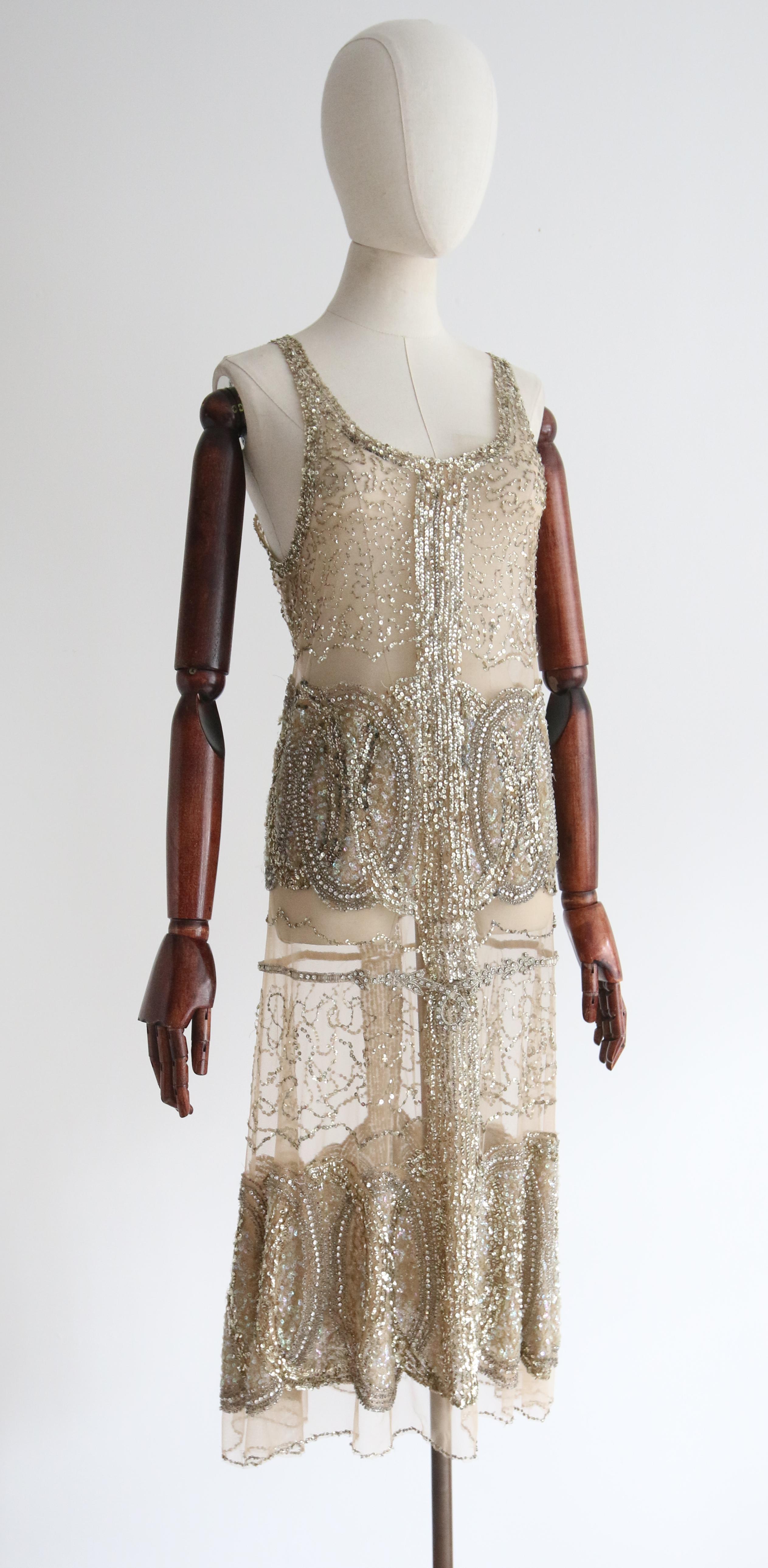 Vintage 1920er Gold Perlen Pailletten Kleid Flapper Kleid UK 6-8 US 2-4 im Angebot 3