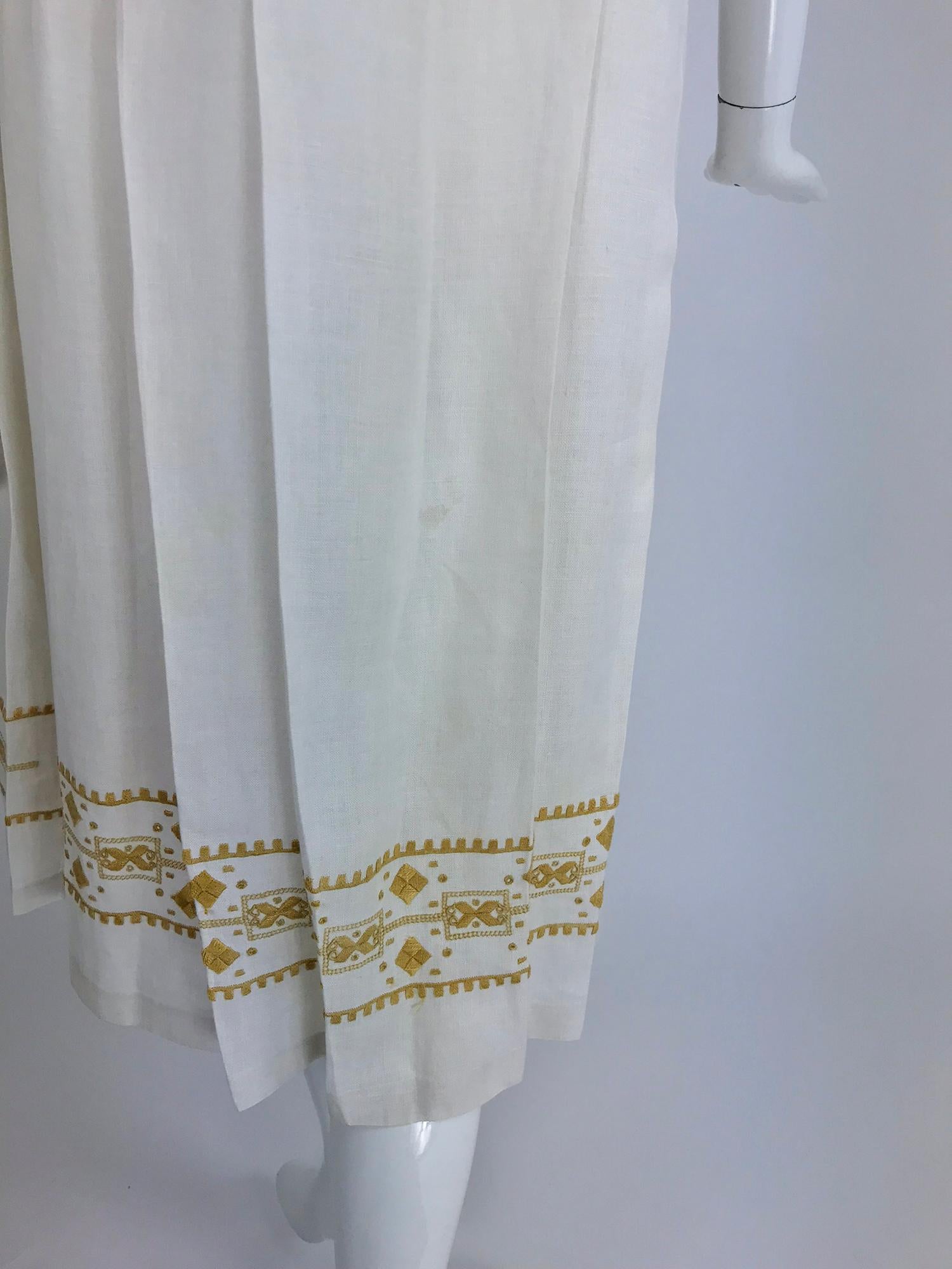 Vintage 1920s Hand Embroidered Arts and Crafts Linen Day Dress 9