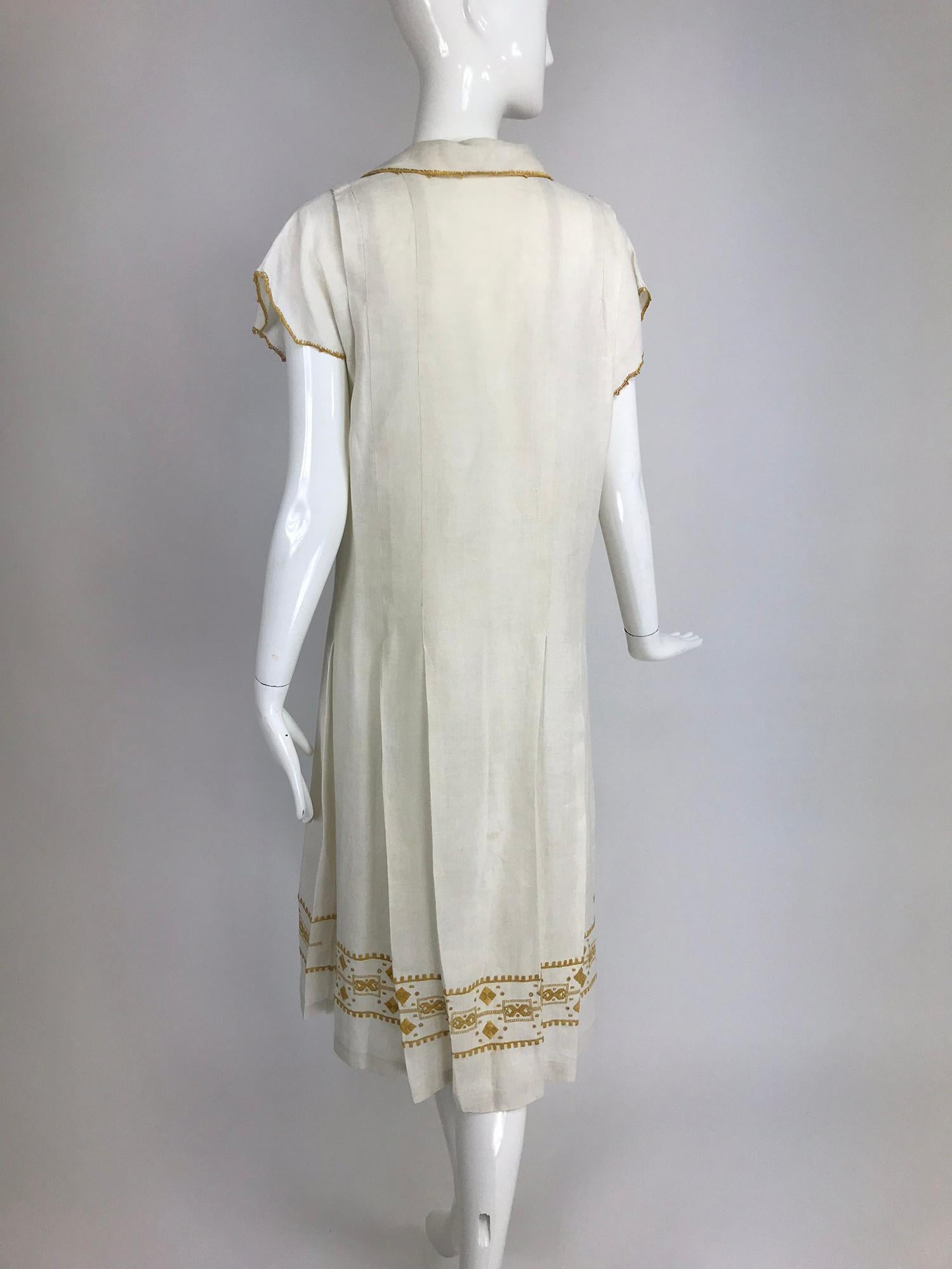 Vintage 1920s Hand Embroidered Arts and Crafts Linen Day Dress 1