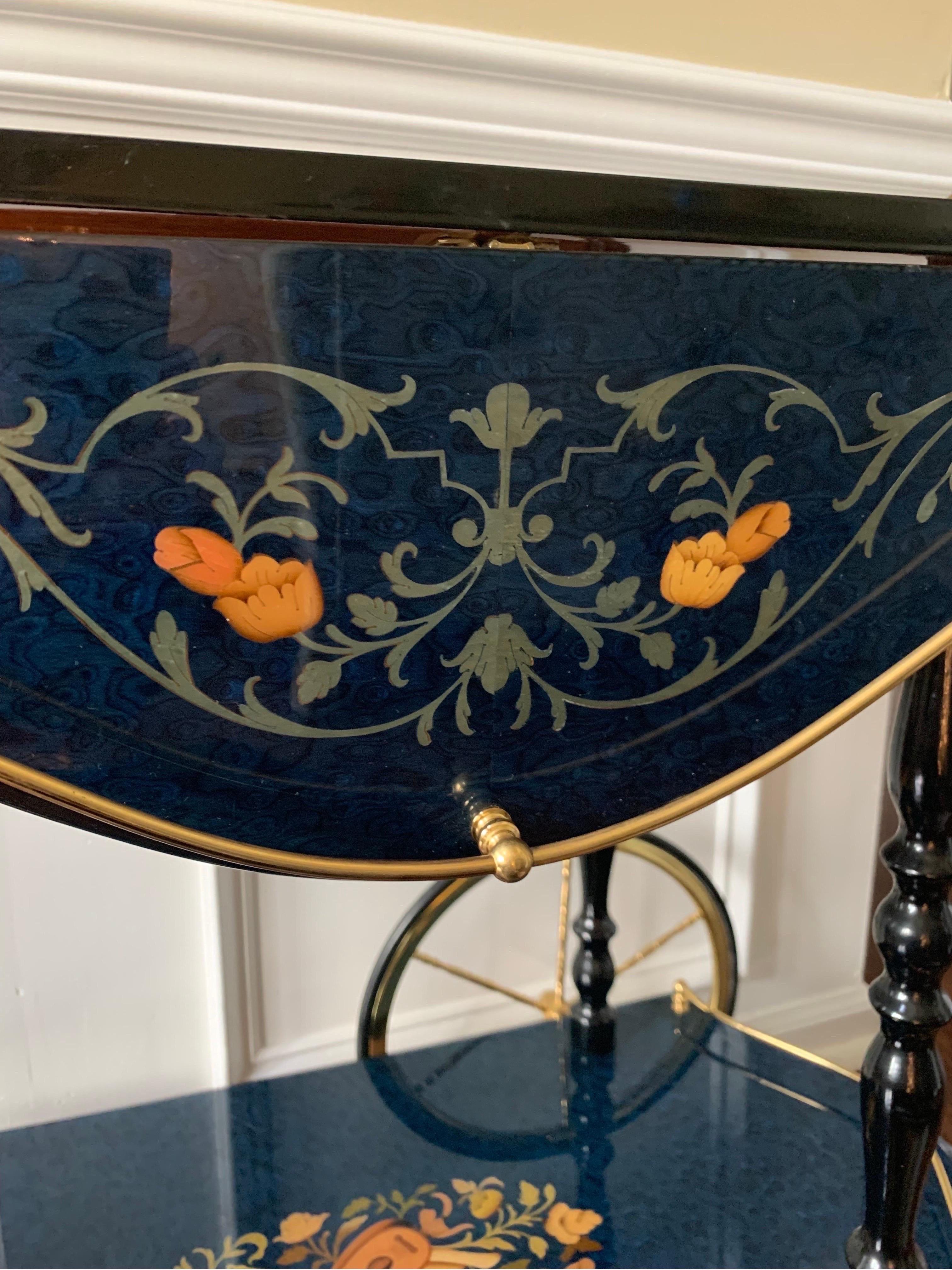 Vintage 1920's Italian Inlaid Marquetry Bar Cart In Good Condition In Doylestown, PA