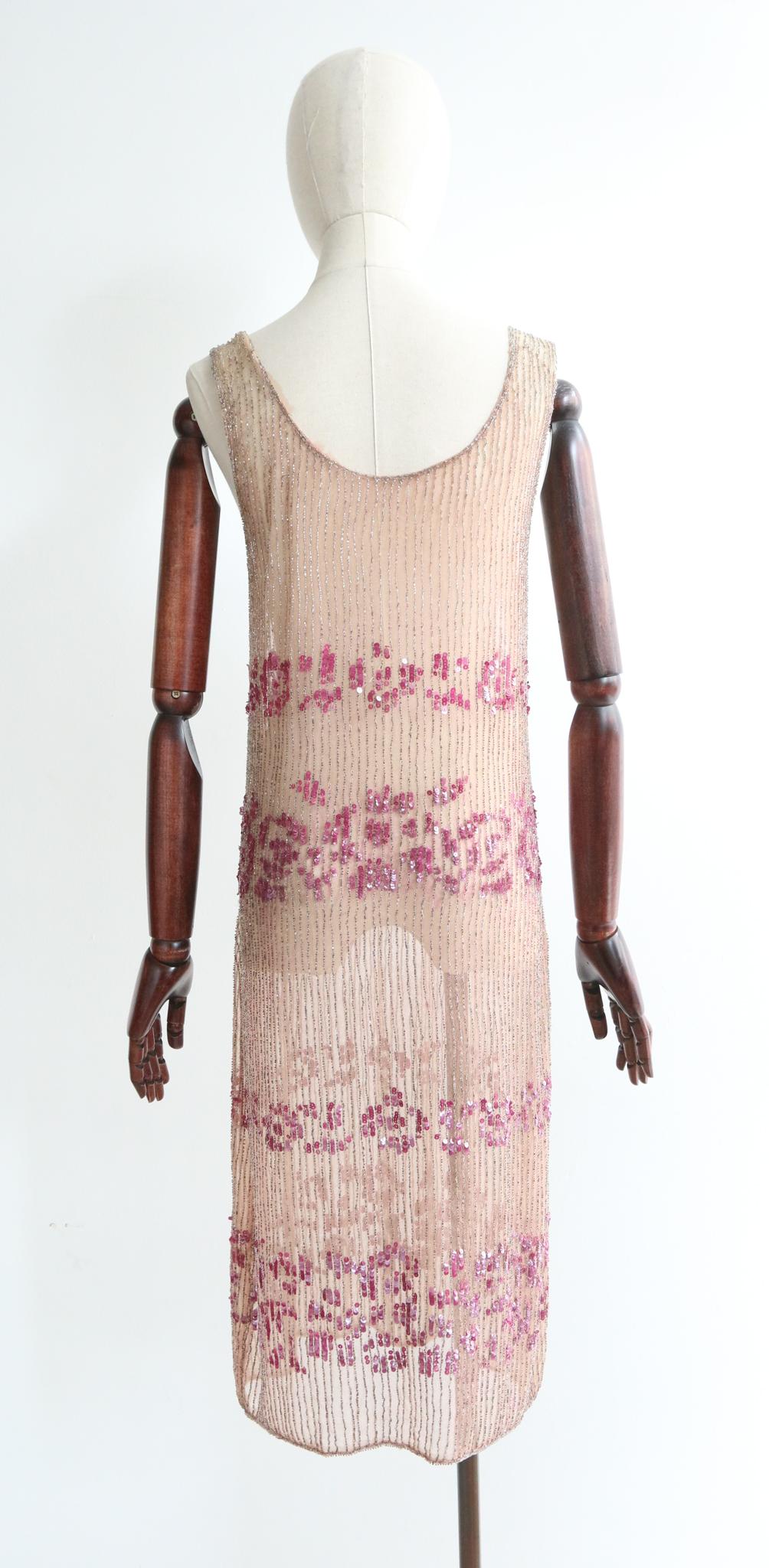Women's or Men's Vintage 1920's Lilac Beaded Flapper Dress Roaring twenties flapper dress UK 8 For Sale