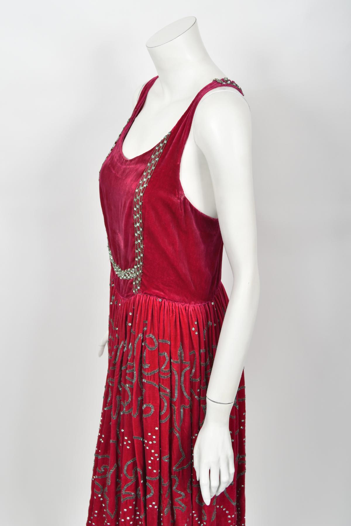 Vintage 1920's Magenta Pink Beaded & Rhinestone Silk-Velvet Flapper Deco Dress  For Sale 6
