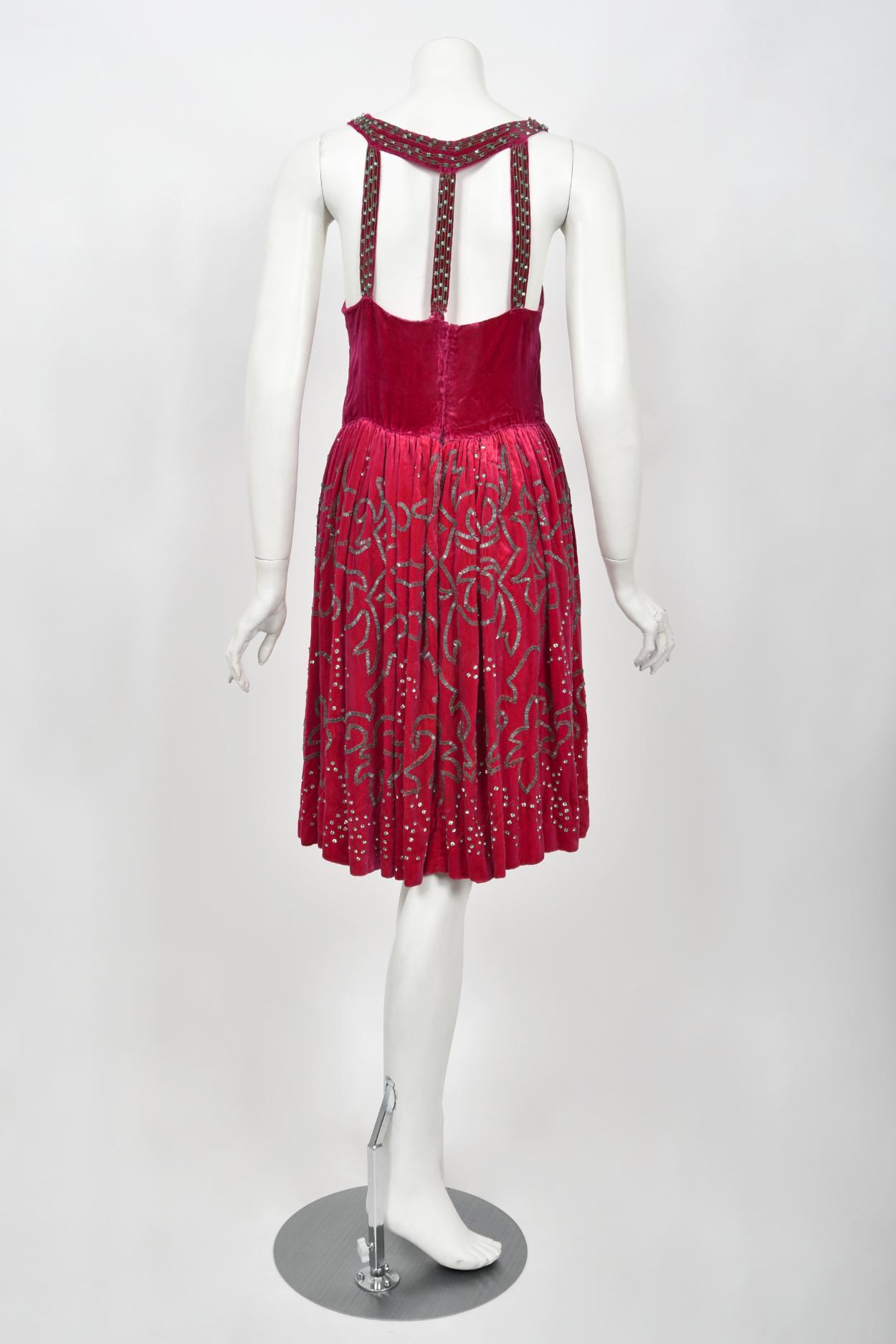 Vintage 1920's Magenta Pink Beaded & Rhinestone Silk-Velvet Flapper Deco Dress  For Sale 7
