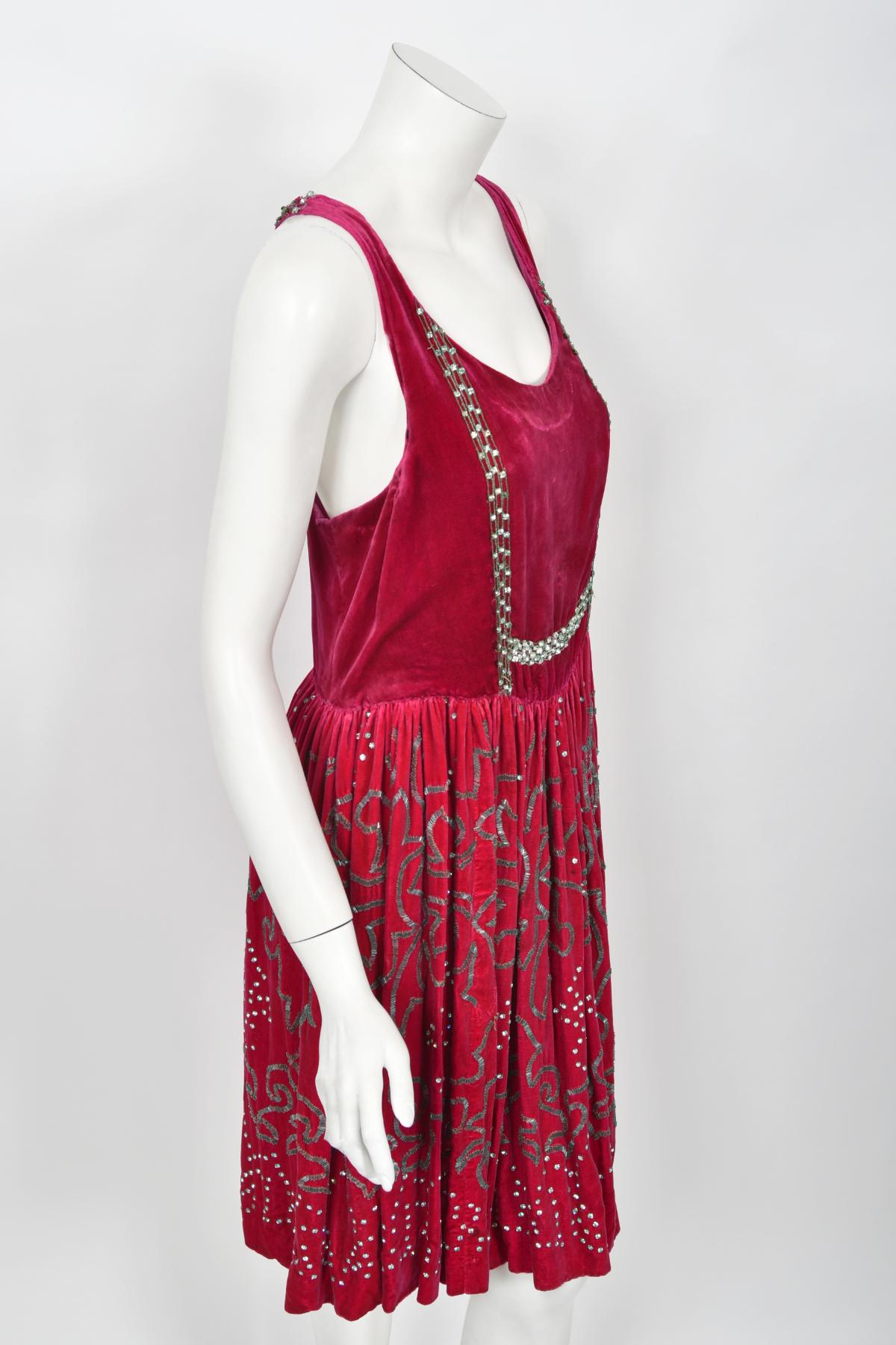 Vintage 1920's Magenta Pink Beaded & Rhinestone Silk-Velvet Flapper Deco Dress  For Sale 1