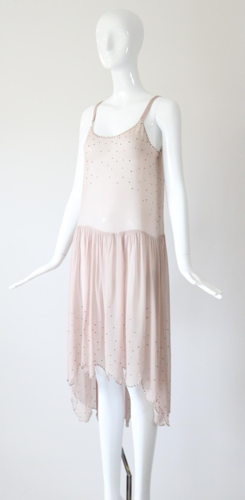 Vintage 1920's Blassrosa und Silber Strass Kleid Flapper Mode UK 10 US 6 im Angebot 1