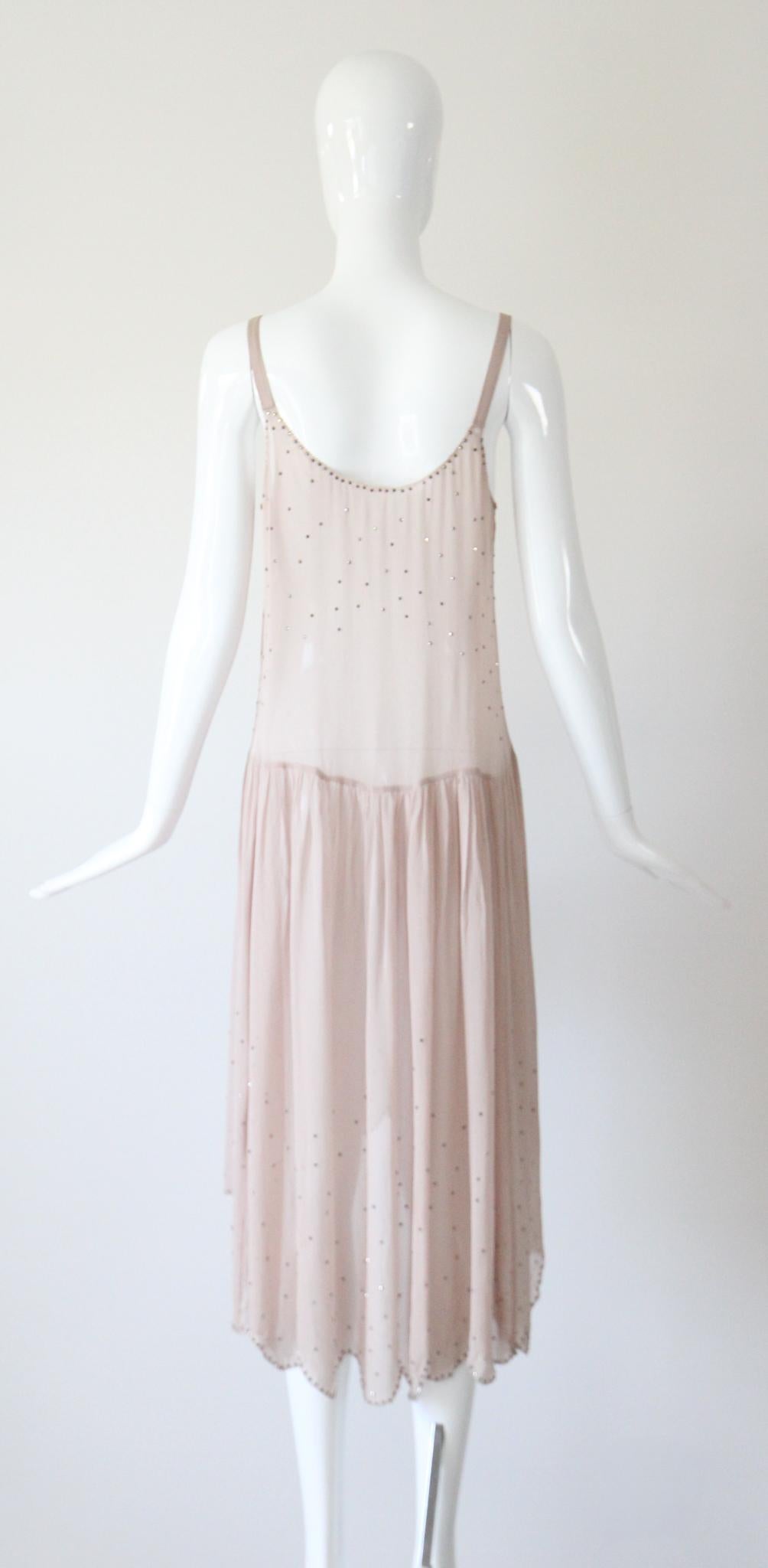 Vintage 1920's Blassrosa und Silber Strass Kleid Flapper Mode UK 10 US 6 im Angebot 4