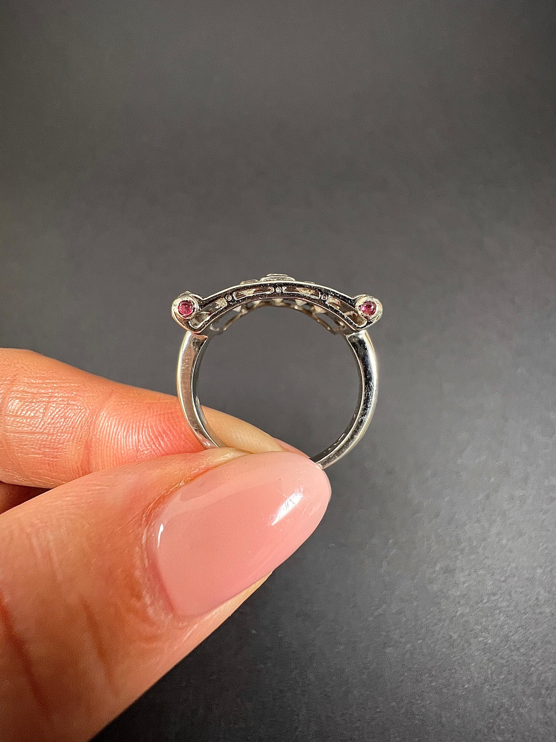Vintage 1920er Jahre Platin gestempelt, Diamant & Rubin Schnalle Stil Cocktail-Ring im Angebot 5