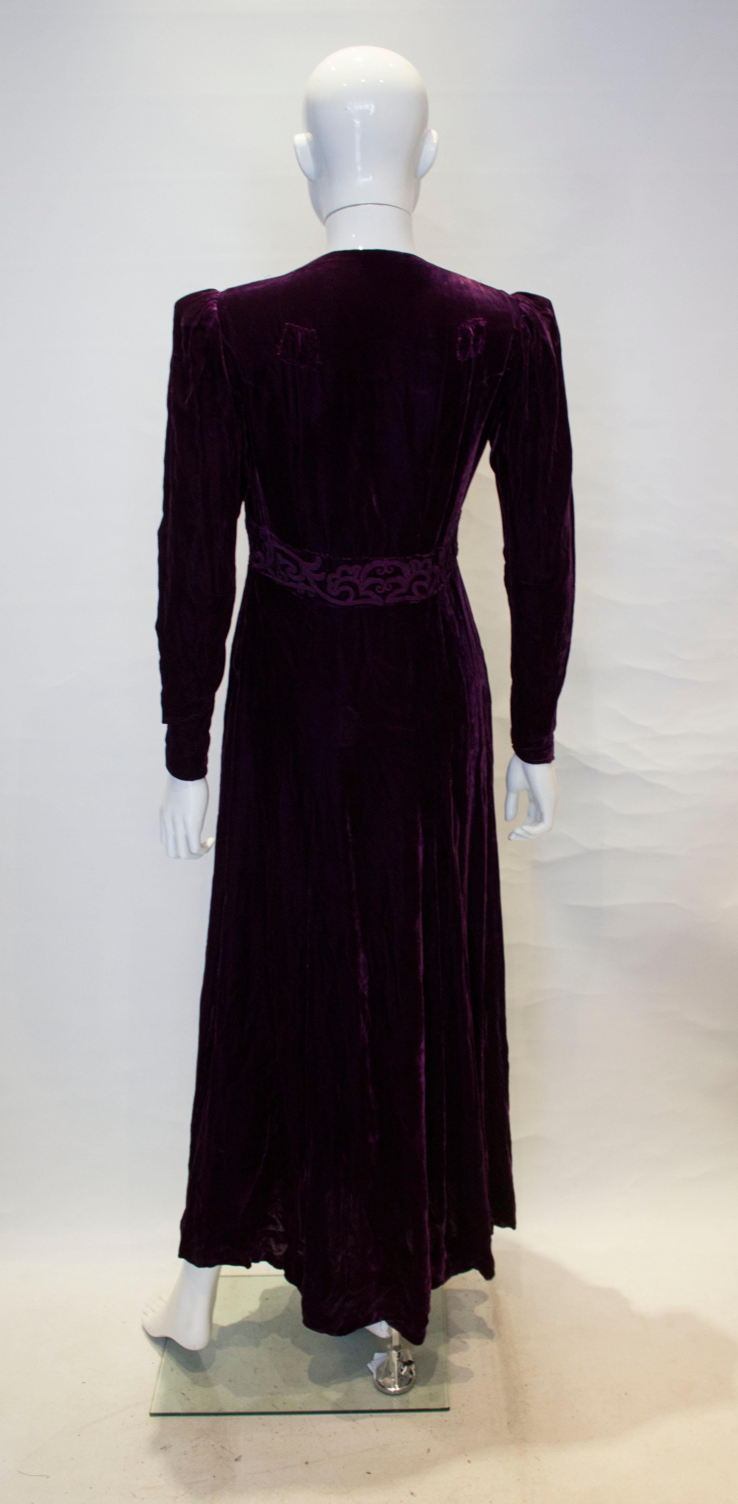 Women's Vintage 1920s Purple Velvet Gown