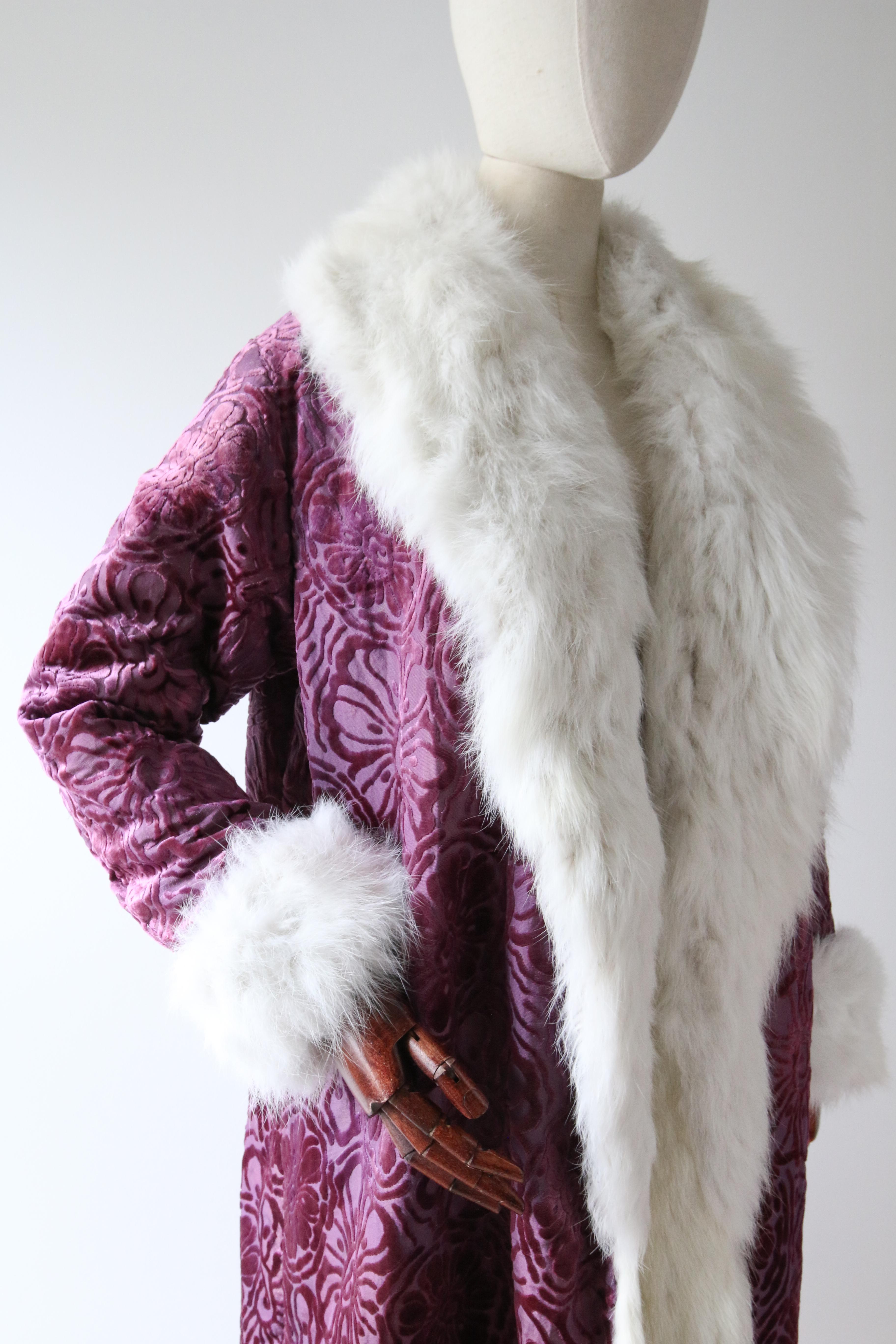 Women's or Men's Vintage 1920's Silk devoré coney lined flapper coat purple velvet coat UK 8-10