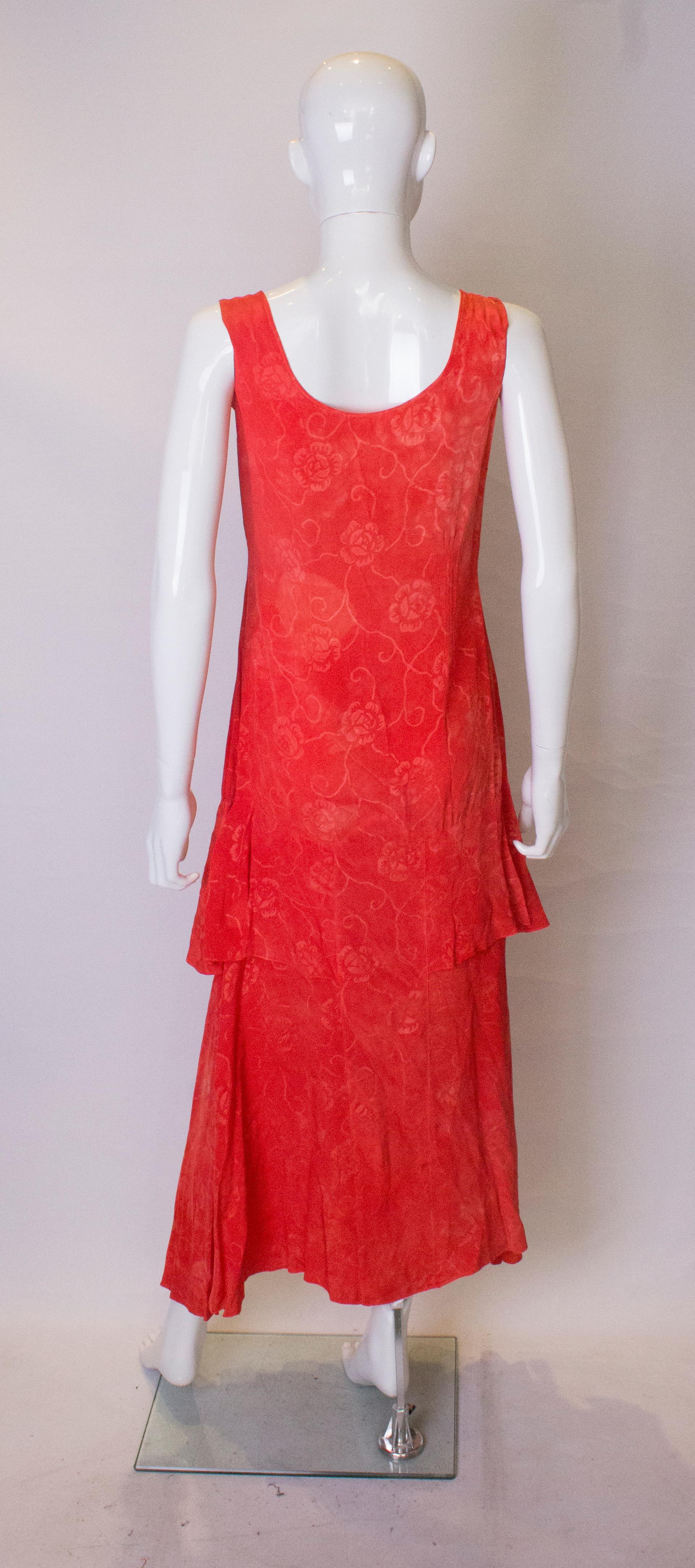 Vintage 1920s Silk Dress with Decorative Belt In Good Condition For Sale In London, GB