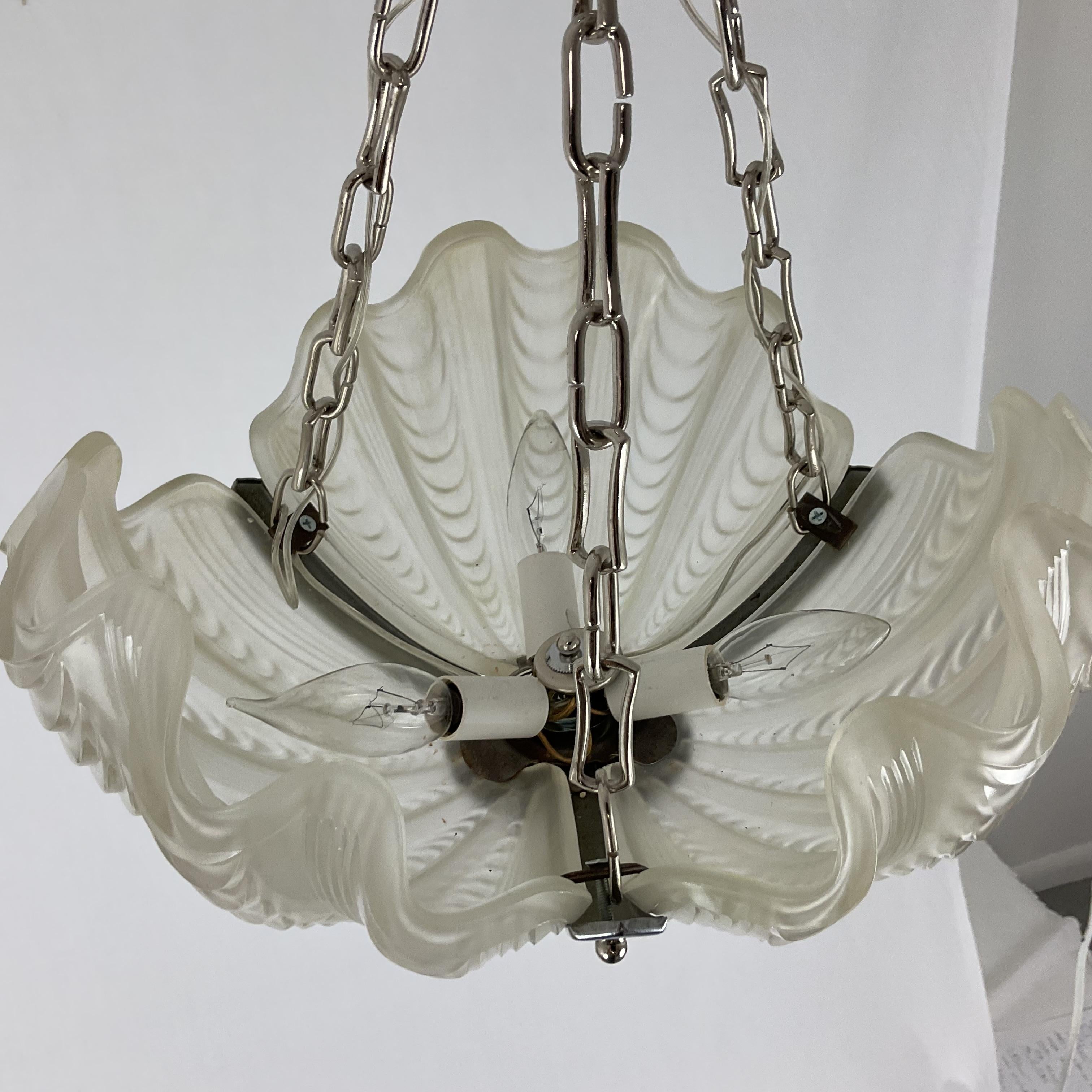 Vintage 1920's Small Italian Deco Shell Pendant For Sale 8