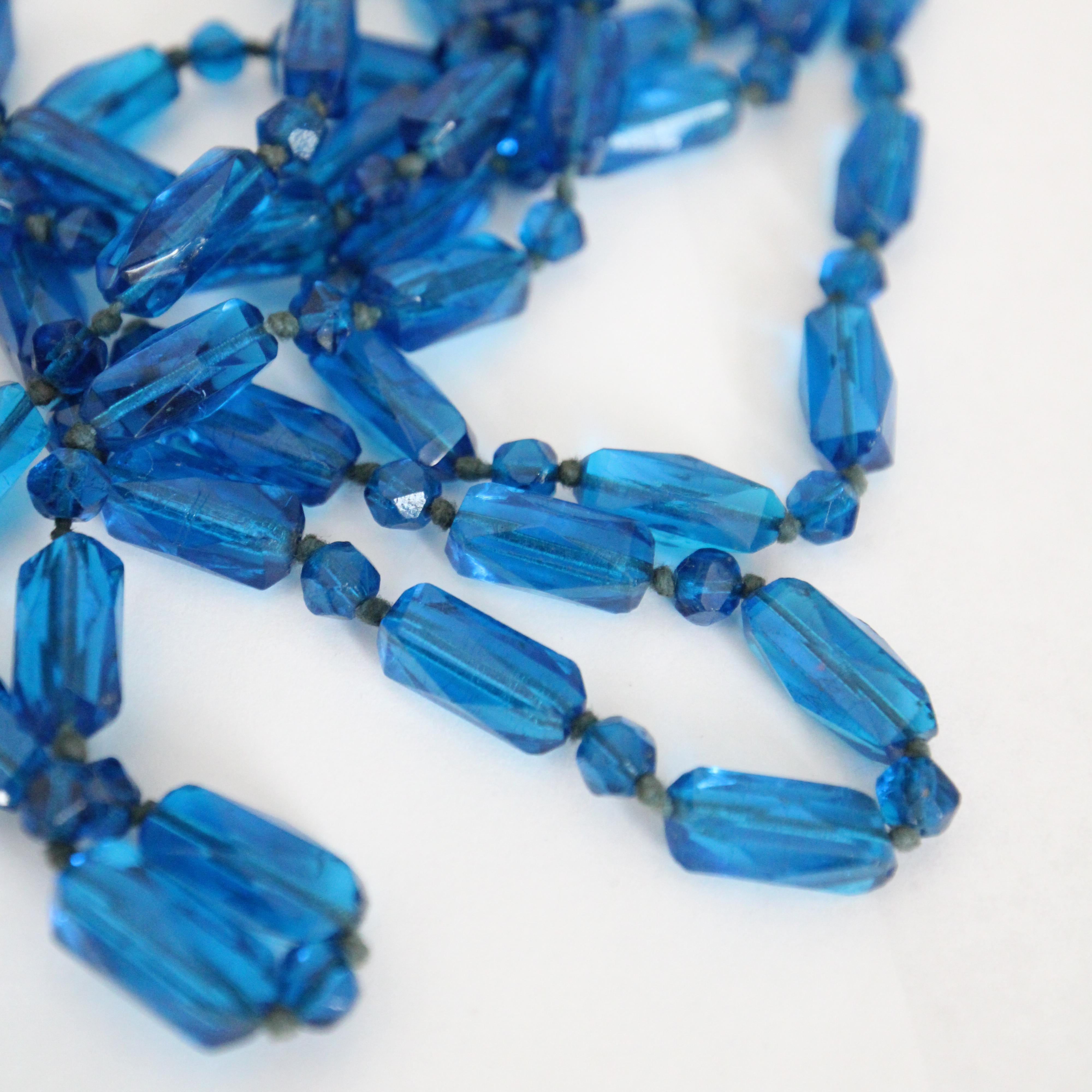 Vintage 1920's Turquoise Glass Beaded Lariat Necklace Flapper Necklace Art Deco For Sale 1