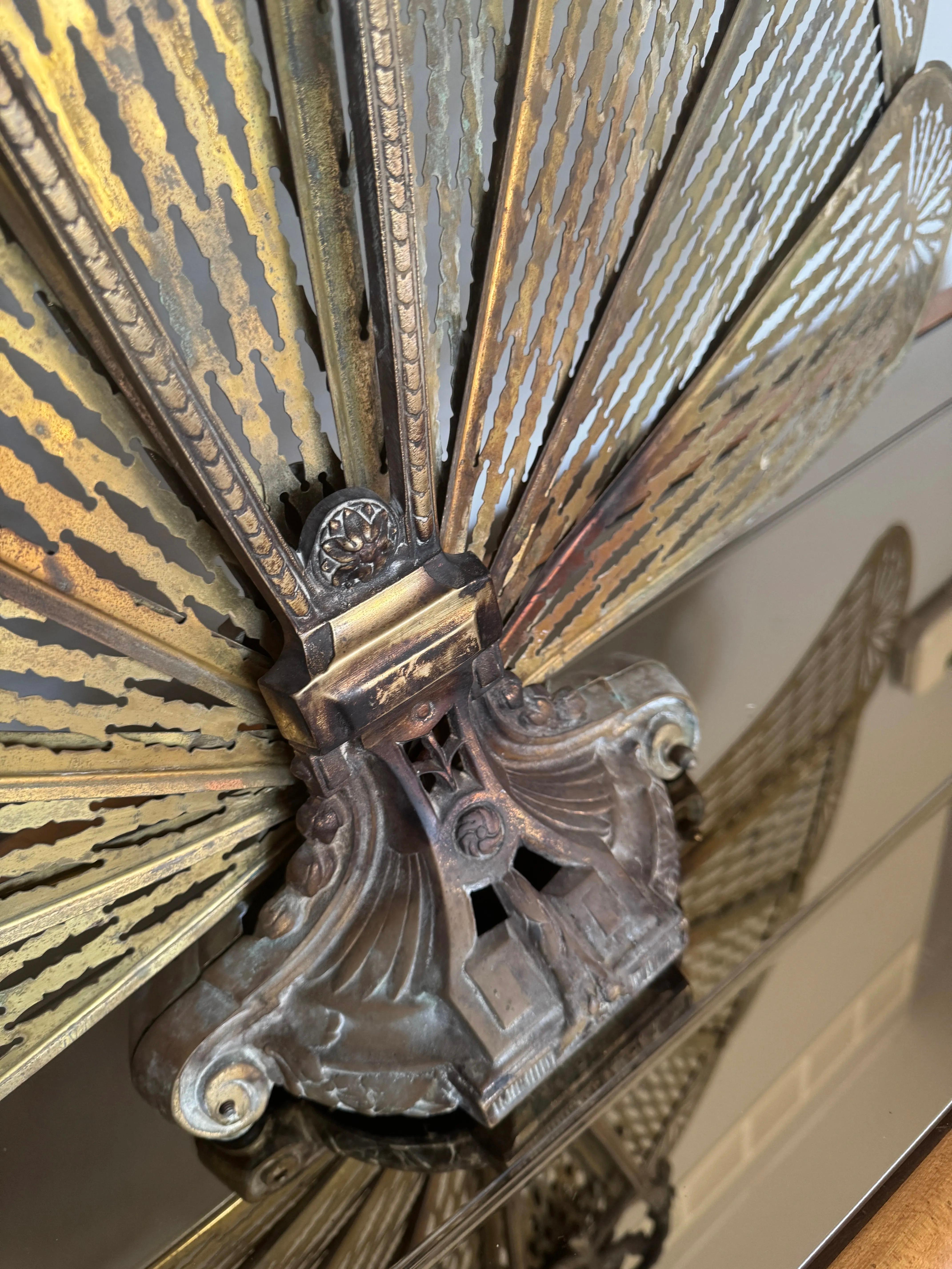 Vintage 1920s Victorian-Style Brass Peacock Cameo Folding Fireplace Fan Screen In Good Condition For Sale In Elkton, MD