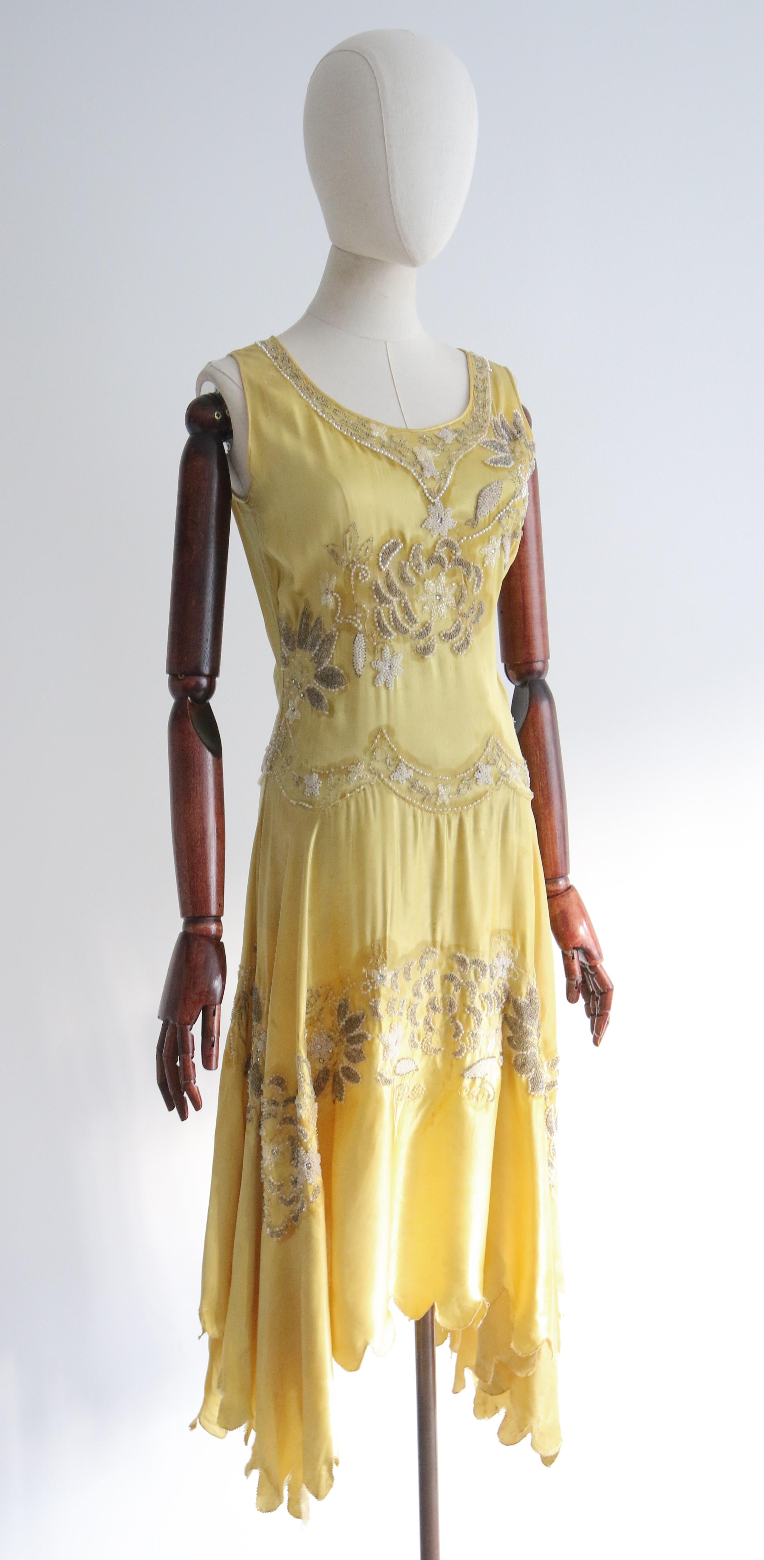 Vintage 1920's Yellow Silk Beaded Dress UK 6-8 US 2-4 In Fair Condition In Cheltenham, GB