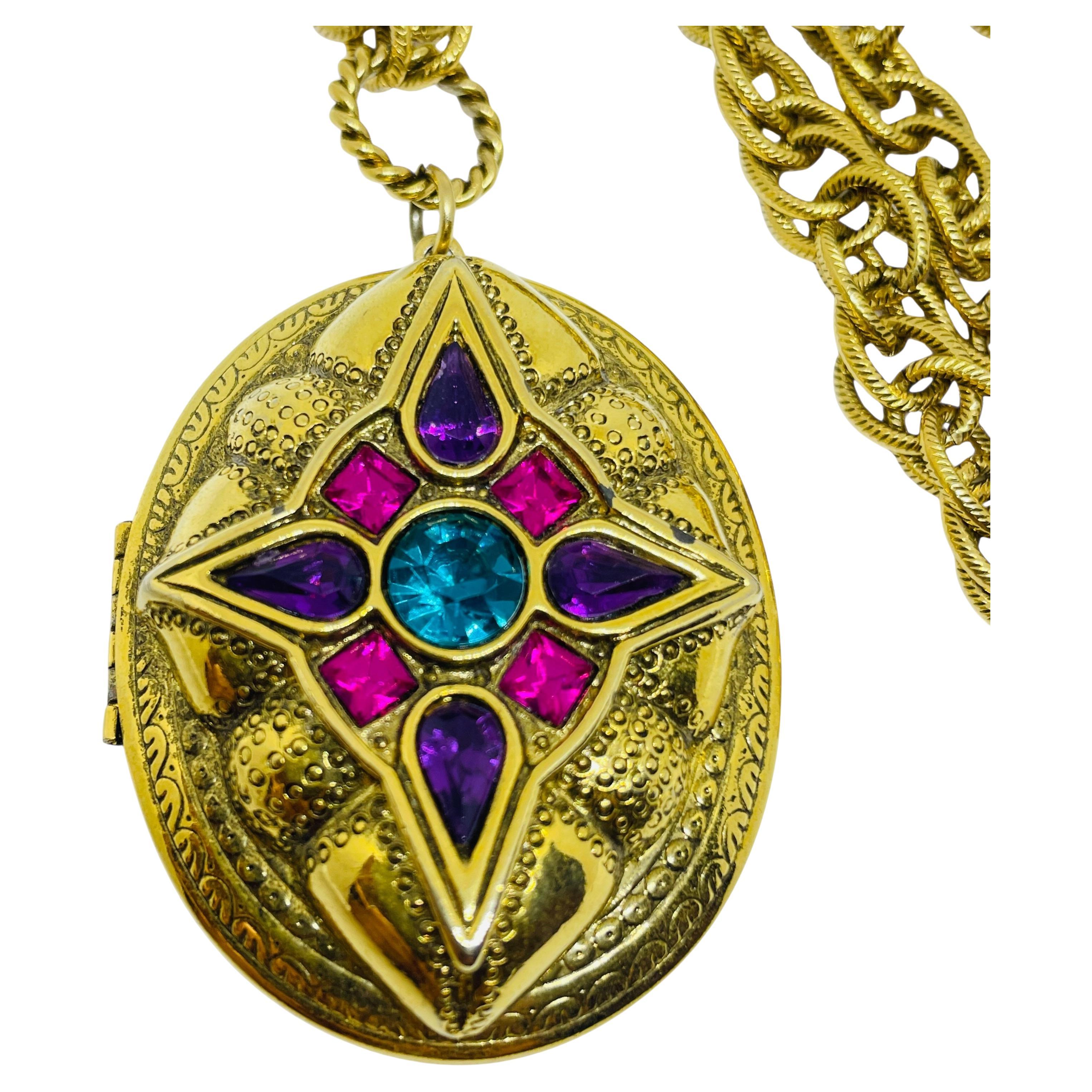 Vintage 1928, collana con ciondolo a catena firmata con strass in tono dorato