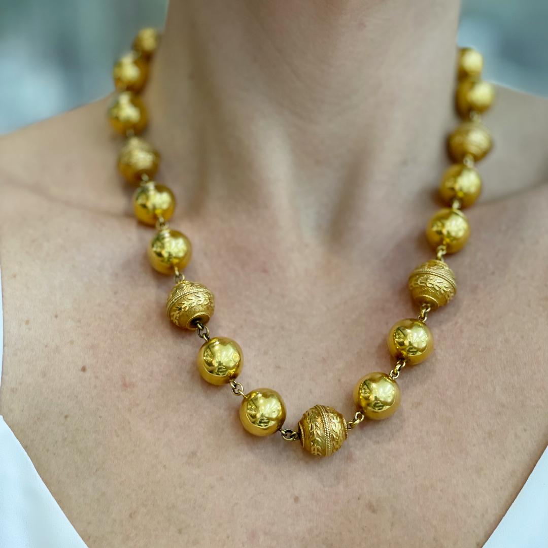 Vintage 19.2K Gold Vintage Portuguese Beads Statement Necklace For Sale 1