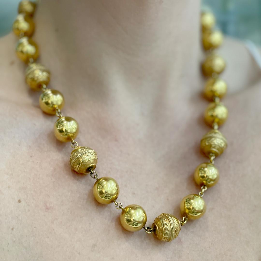 Vintage 19.2K Gold Vintage Portuguese Beads Statement Necklace For Sale 2