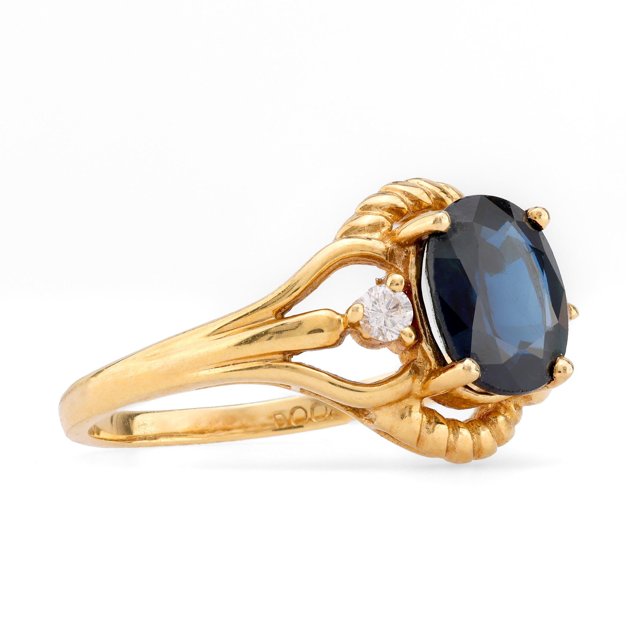 Anillo trenzado vintage de oro amarillo de 18 quilates con diamante zafiro talla oval de 1,93 quilates Corte oval en venta