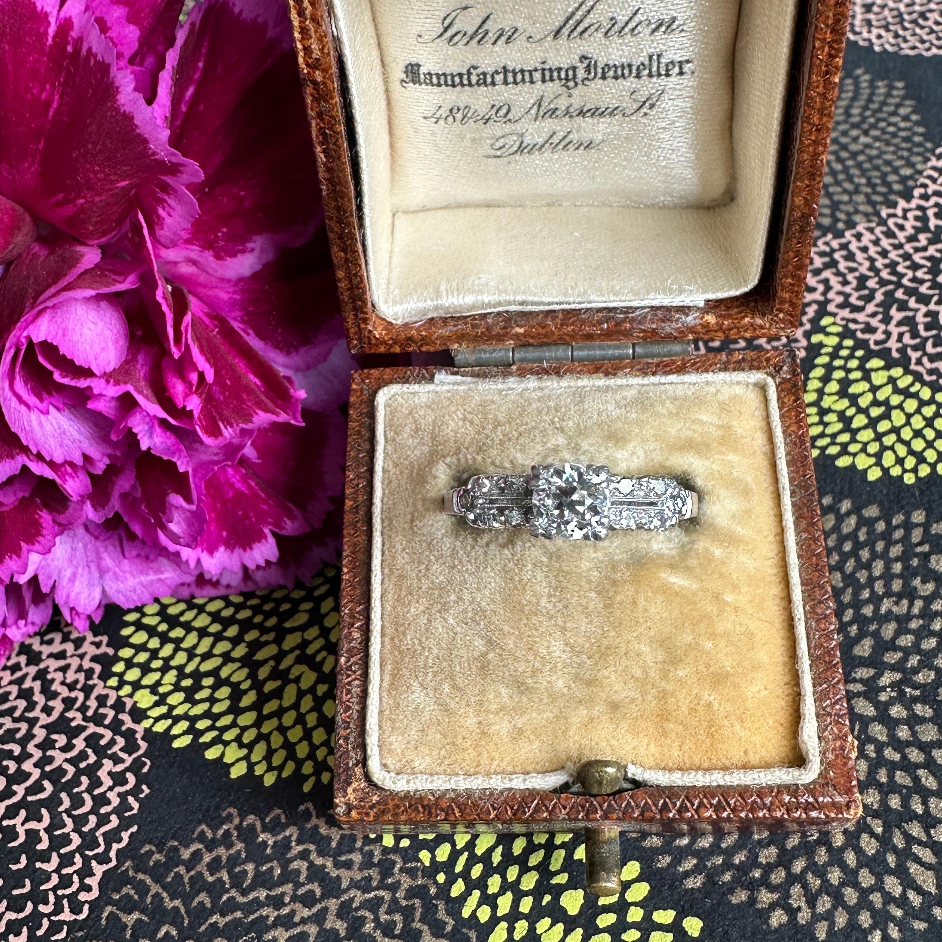 Anillo de compromiso vintage de platino con diamantes de 0,58 ct de los años 1930-40 en venta 6