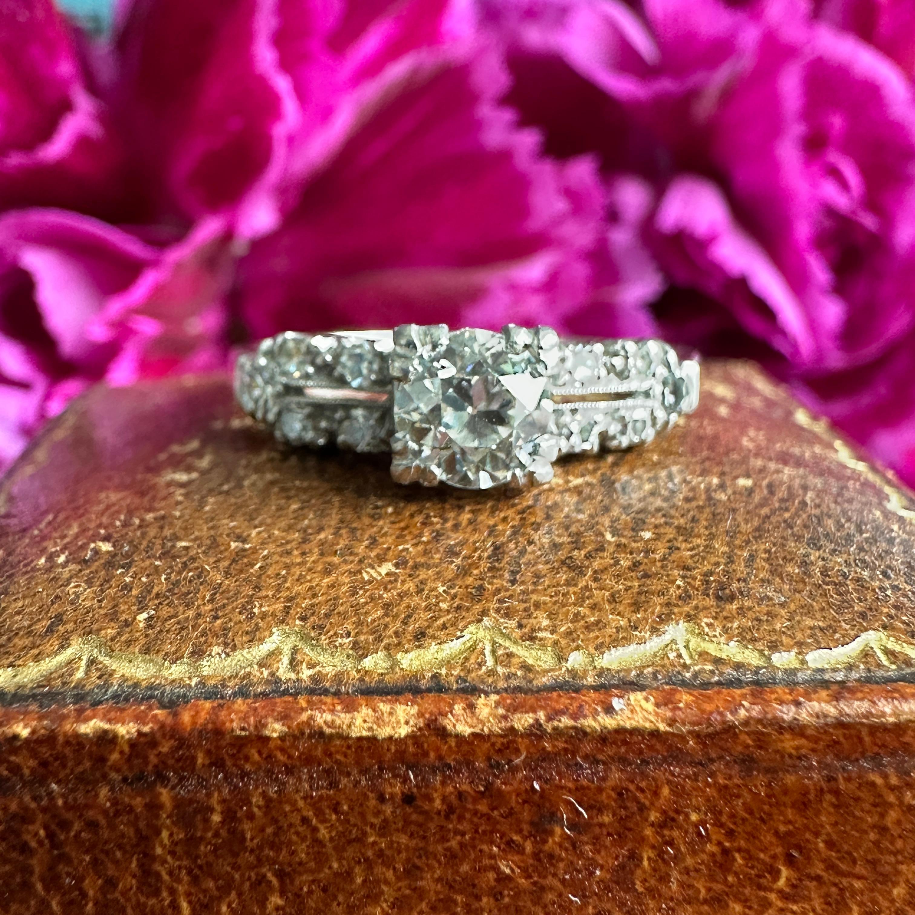Anillo de compromiso vintage de platino con diamantes de 0,58 ct de los años 1930-40 en venta 7