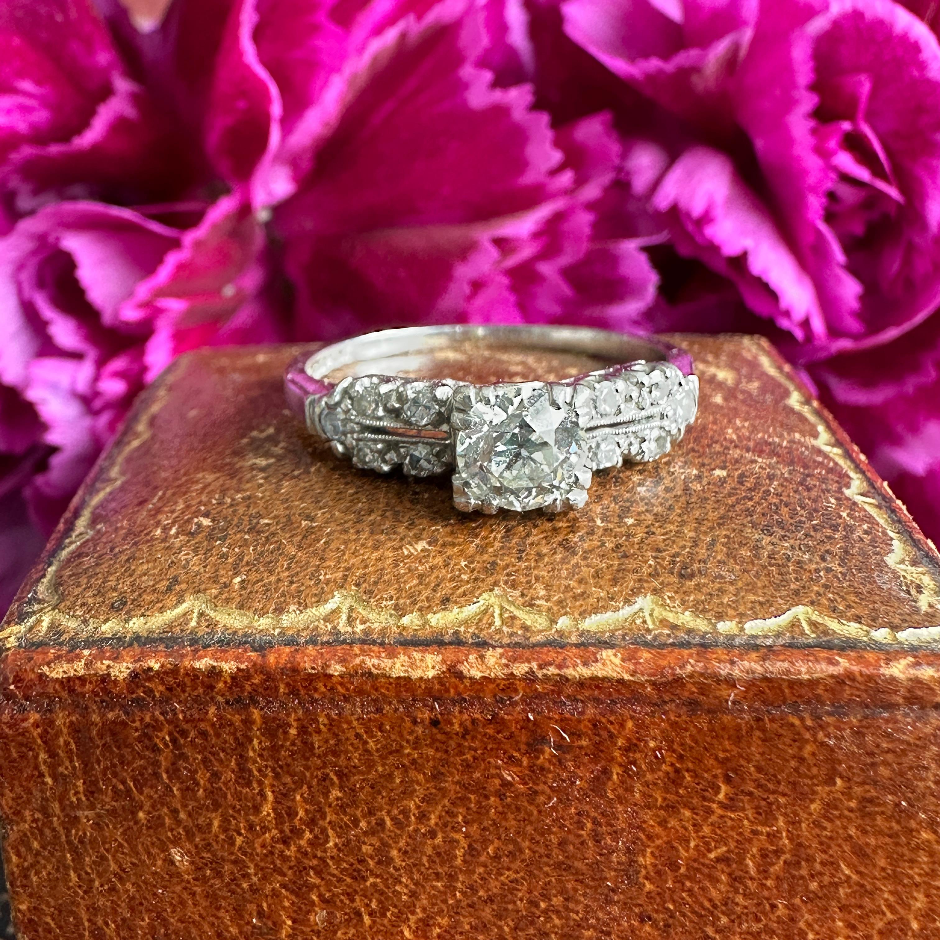 Anillo de compromiso vintage de platino con diamantes de 0,58 ct de los años 1930-40 en venta 11