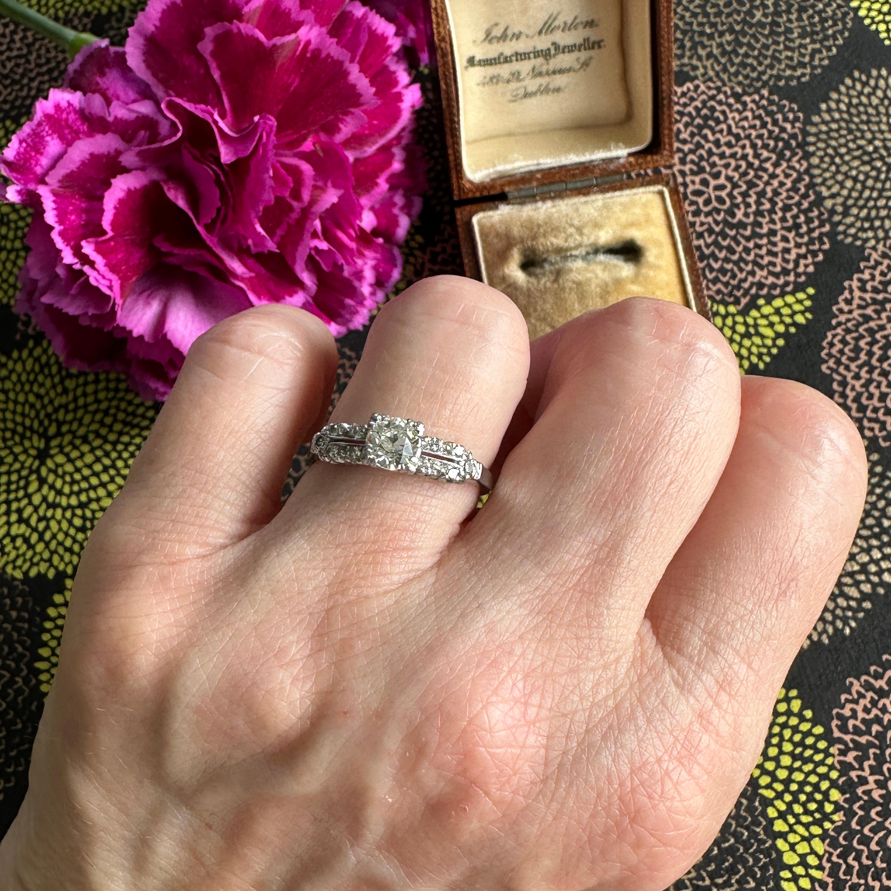 Anillo de compromiso vintage de platino con diamantes de 0,58 ct de los años 1930-40 Corte europeo antiguo en venta
