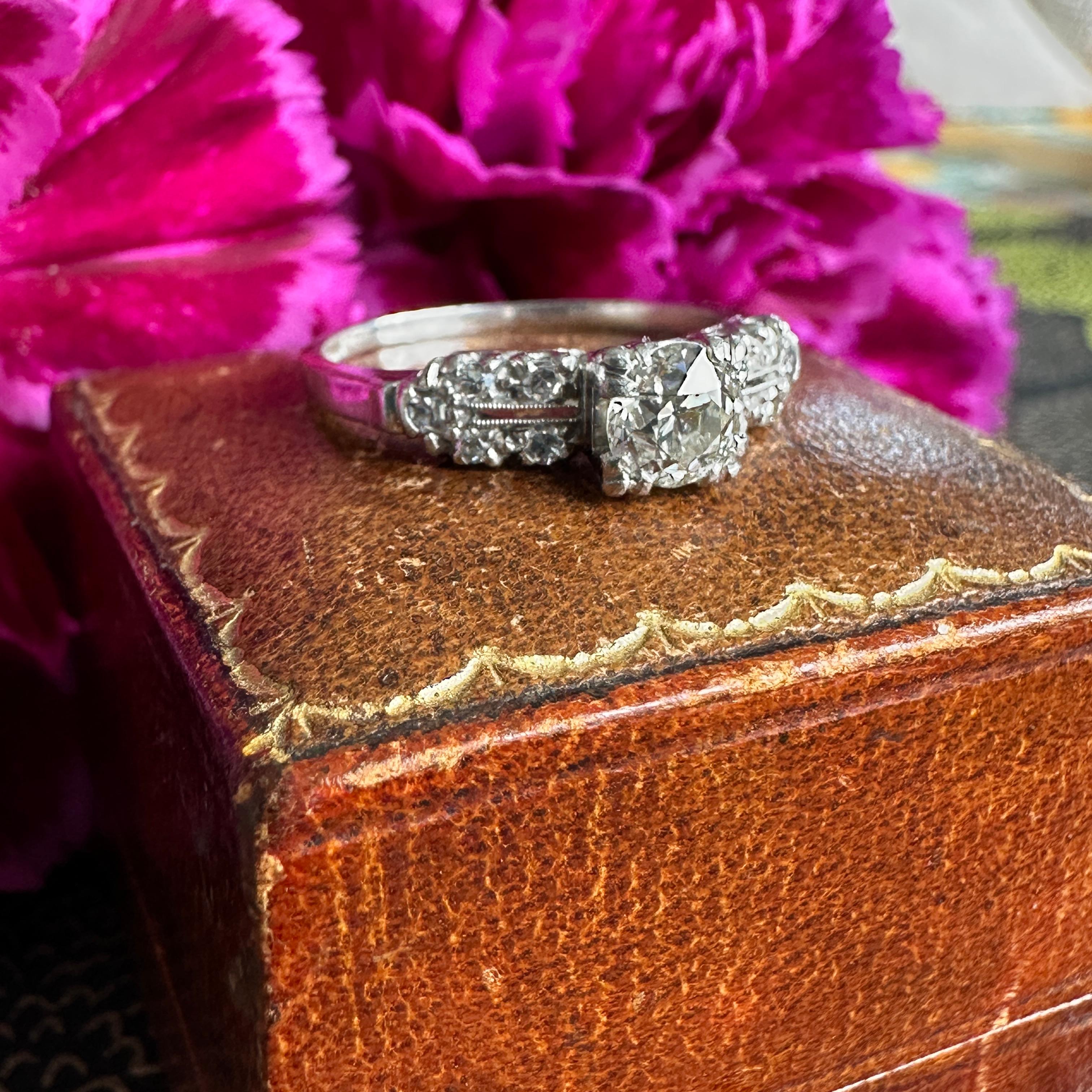 Anillo de compromiso vintage de platino con diamantes de 0,58 ct de los años 1930-40 en venta 3