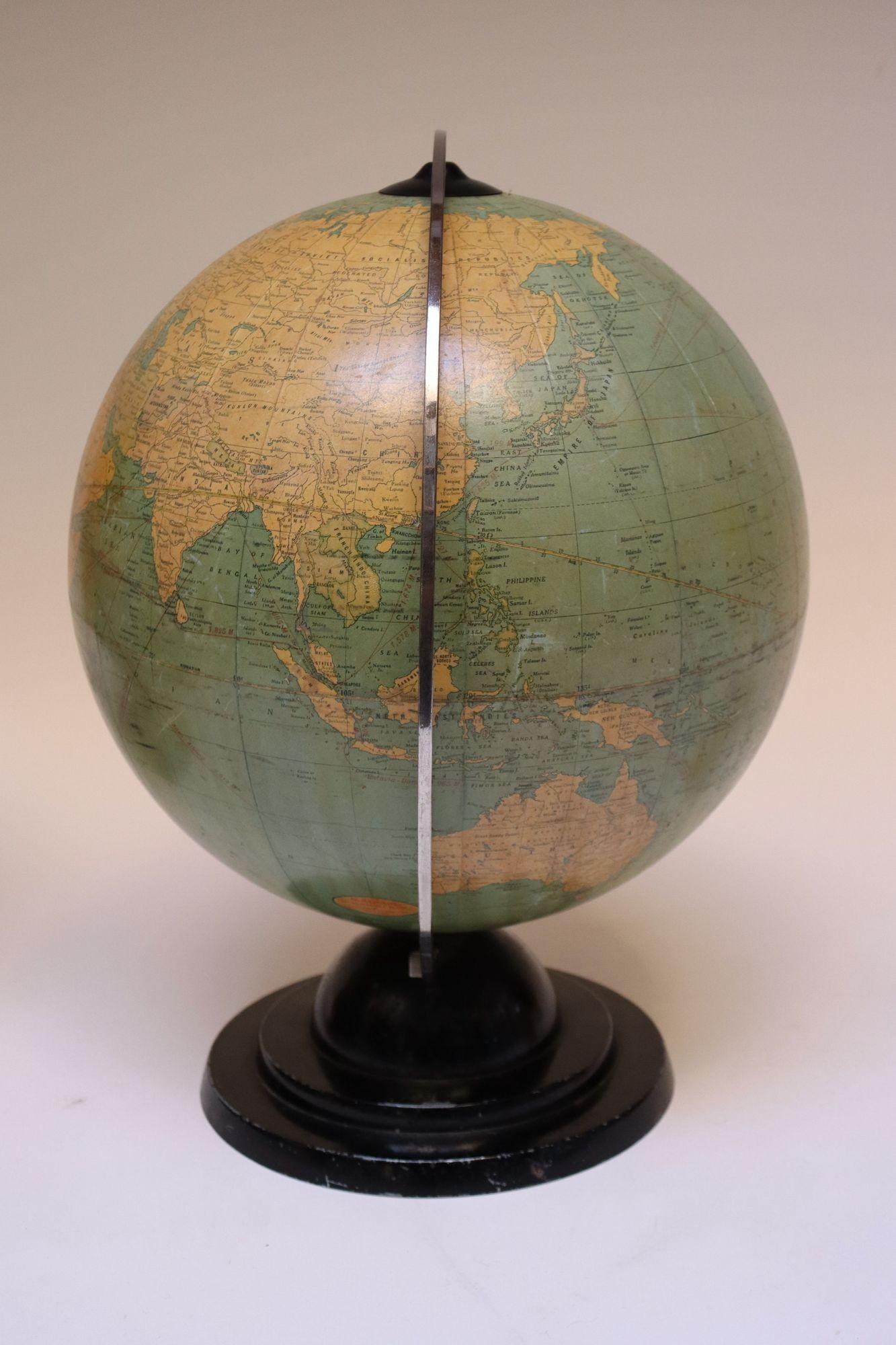 Art déco Globe réversible Magnus de 1930 par la Prouty Branch Company of Chicago en vente