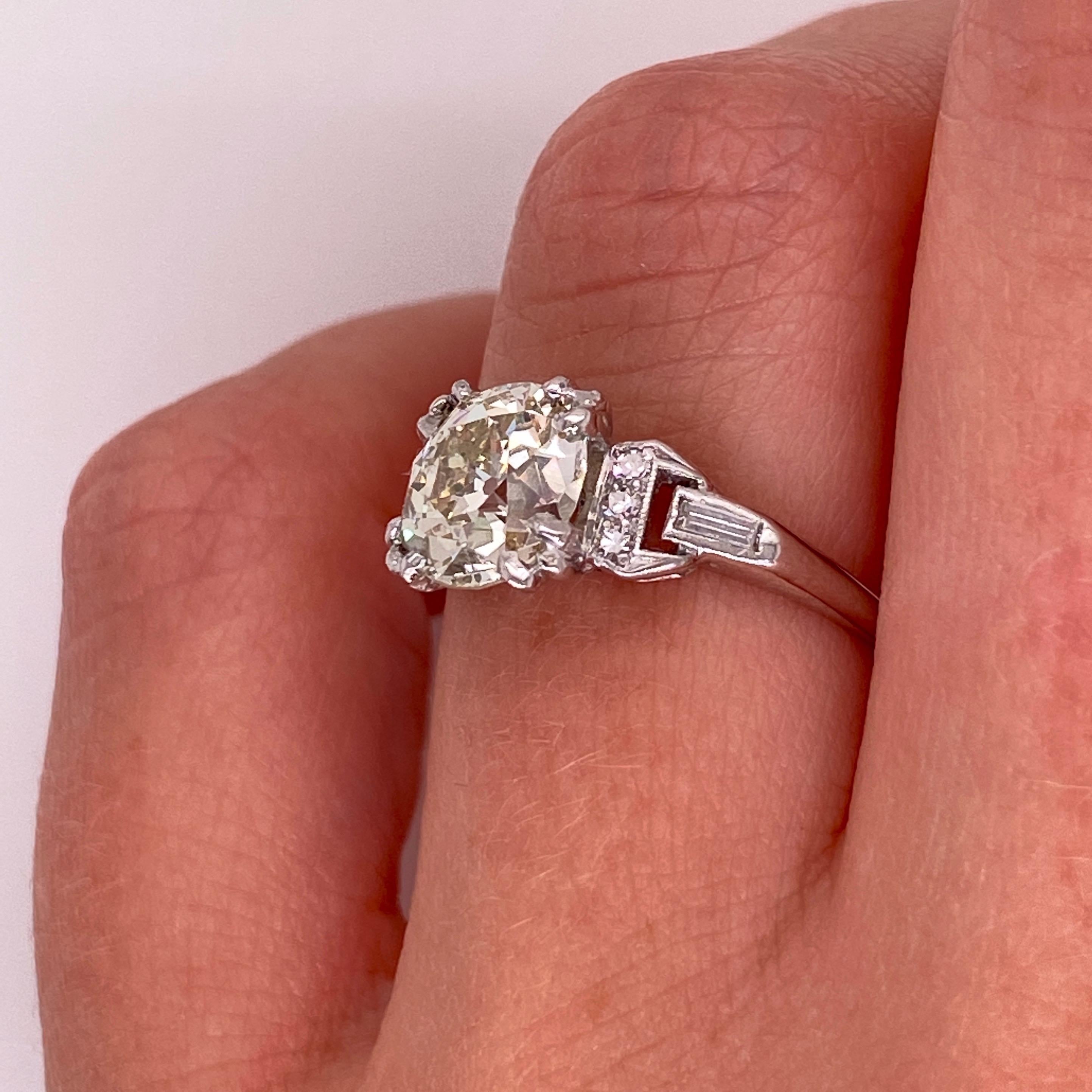 Vintage 1930s 1.83 Carat Old Mine Cut Diamond Art Deco Engagement Ring 4