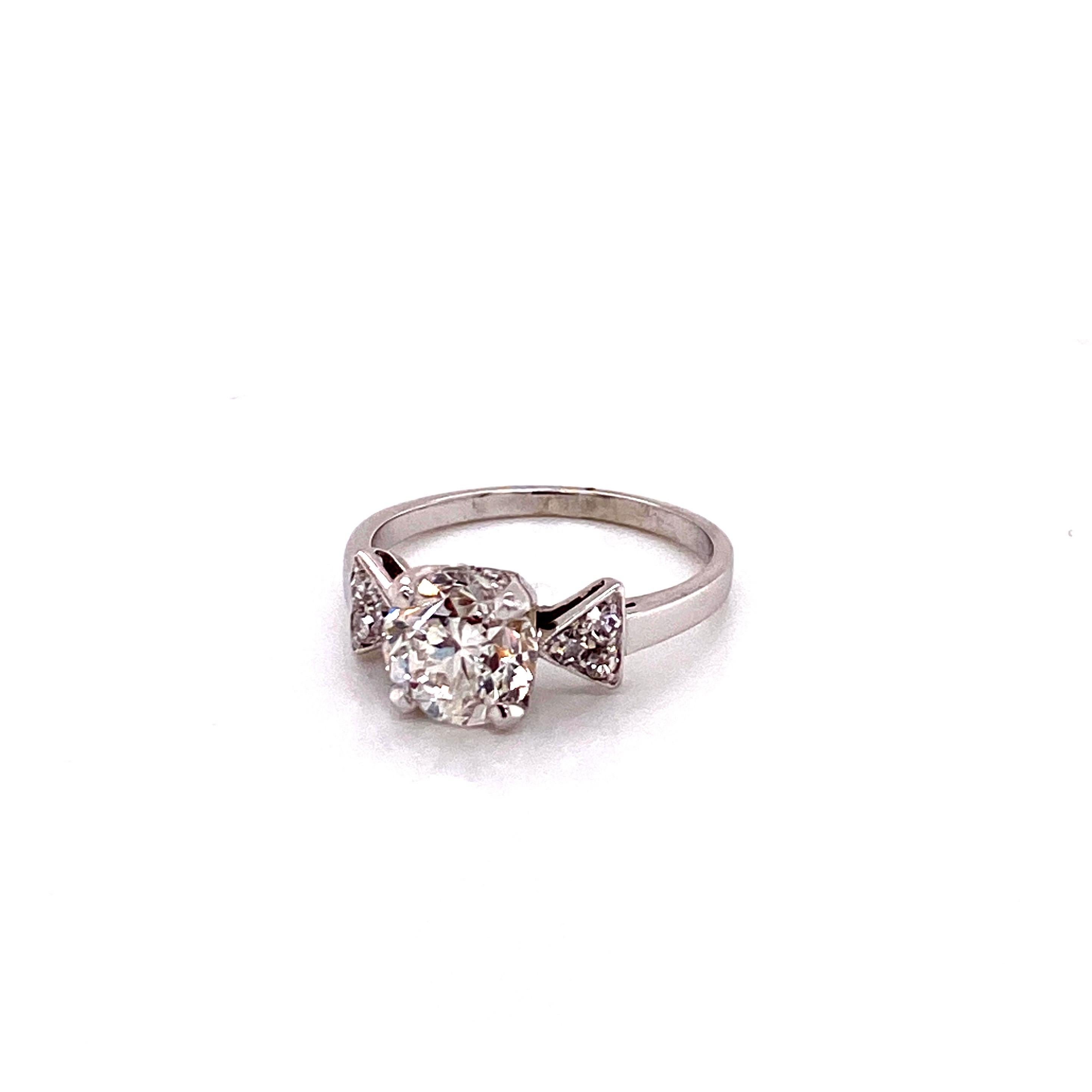 Taglio rotondo Anello Art Deco vintage anni '30 con 2,00 carati di diamanti e platino in vendita