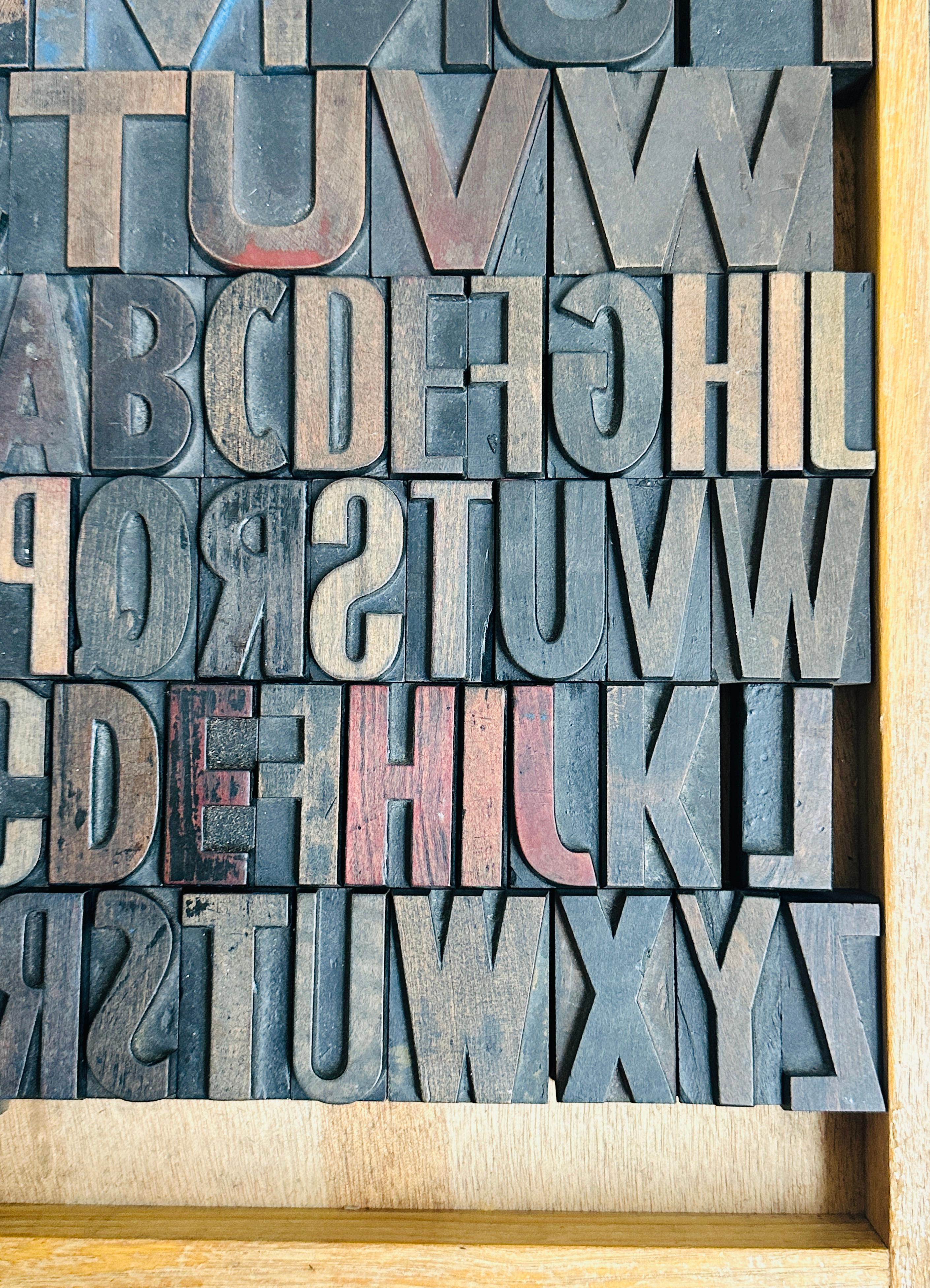 Vintage 1930s 3 Alphabet industrielle kommerzielle Holzbuchstaben Druckblöcke im Angebot 4