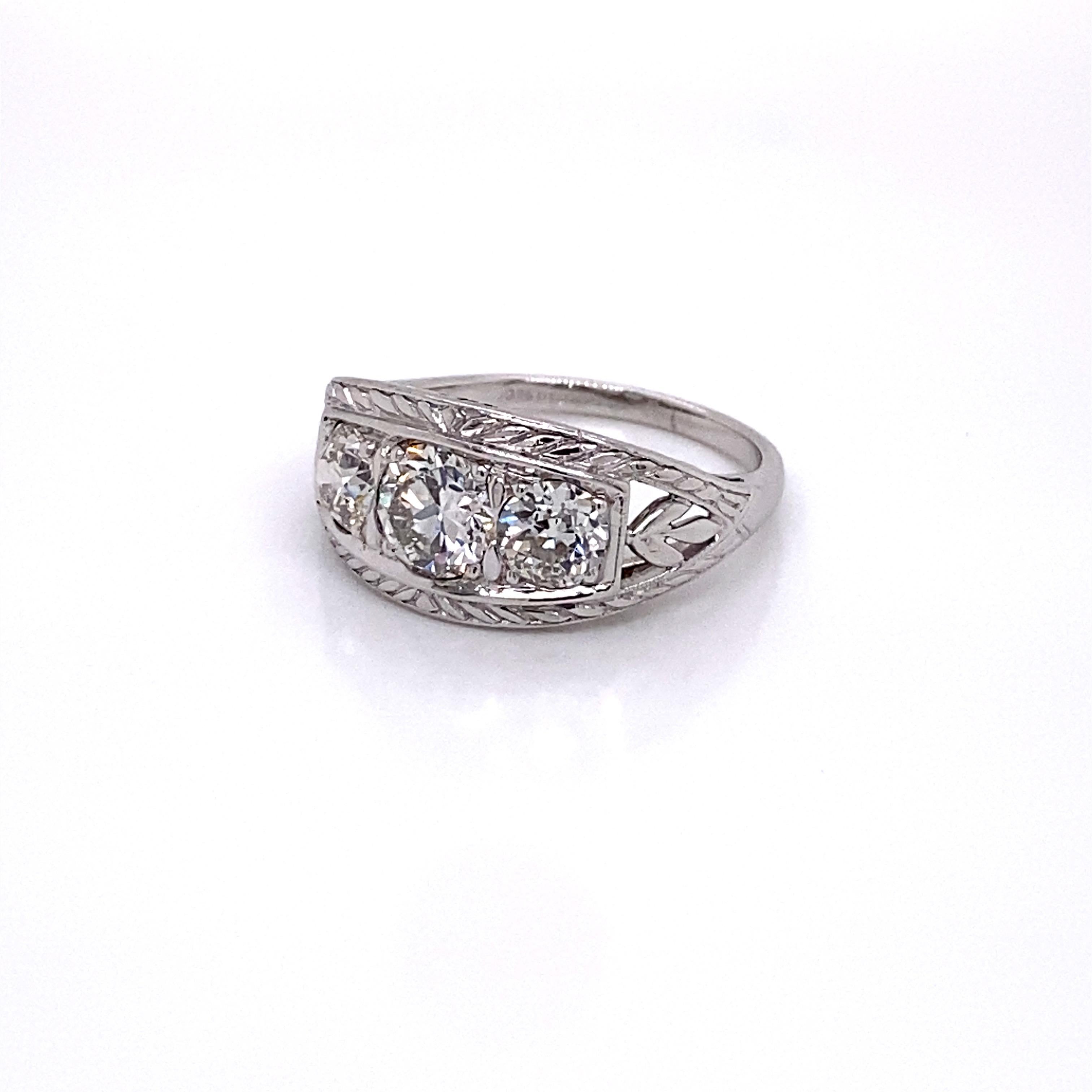 Art Deco Vintage 1930s 3-Stone European Cut Diamond Platinum Ring 1.75 Carat For Sale