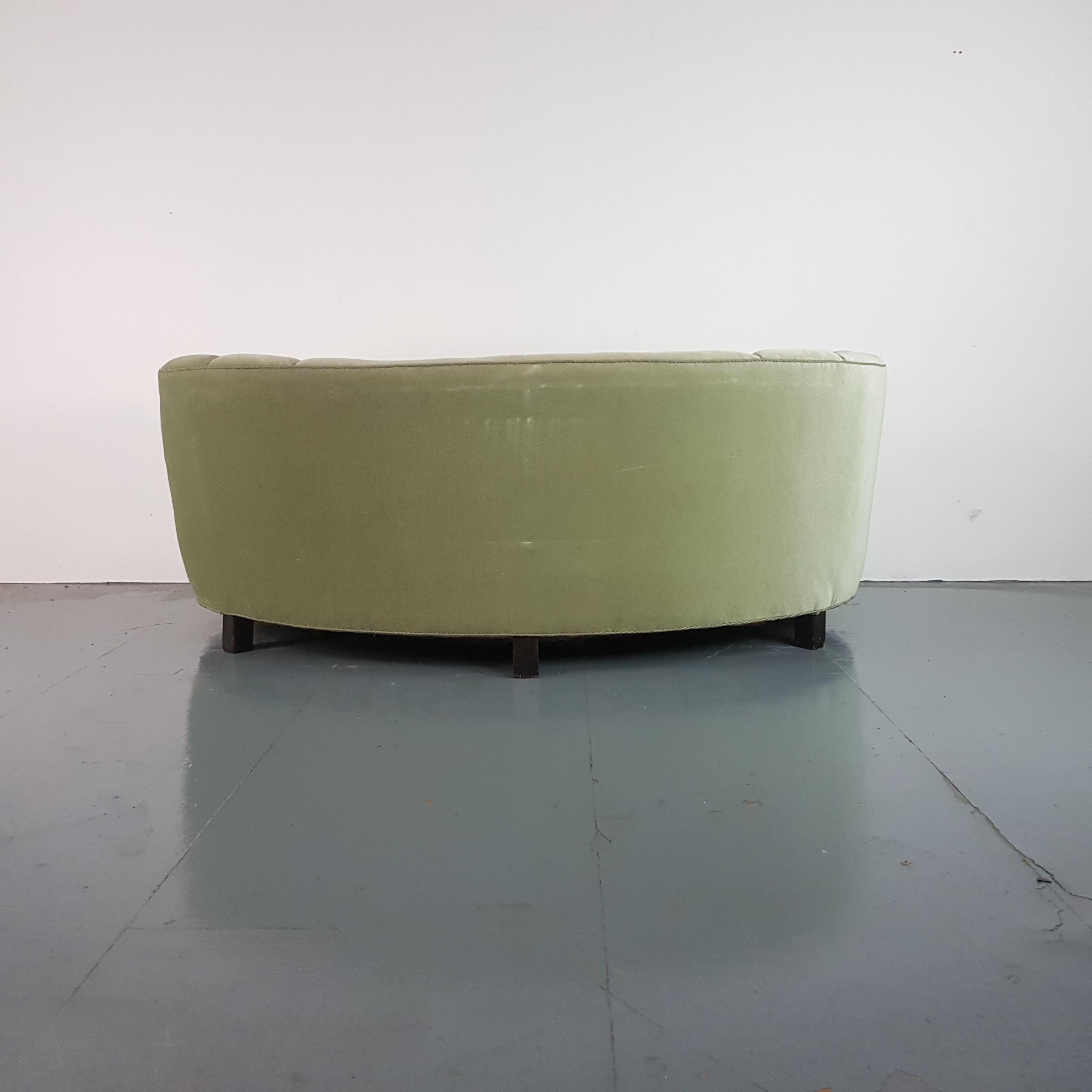 Vintage 1930s-1940s Danish Banana Sofa with Original Green Velvet Upholstery In Good Condition For Sale In Lewes, East Sussex