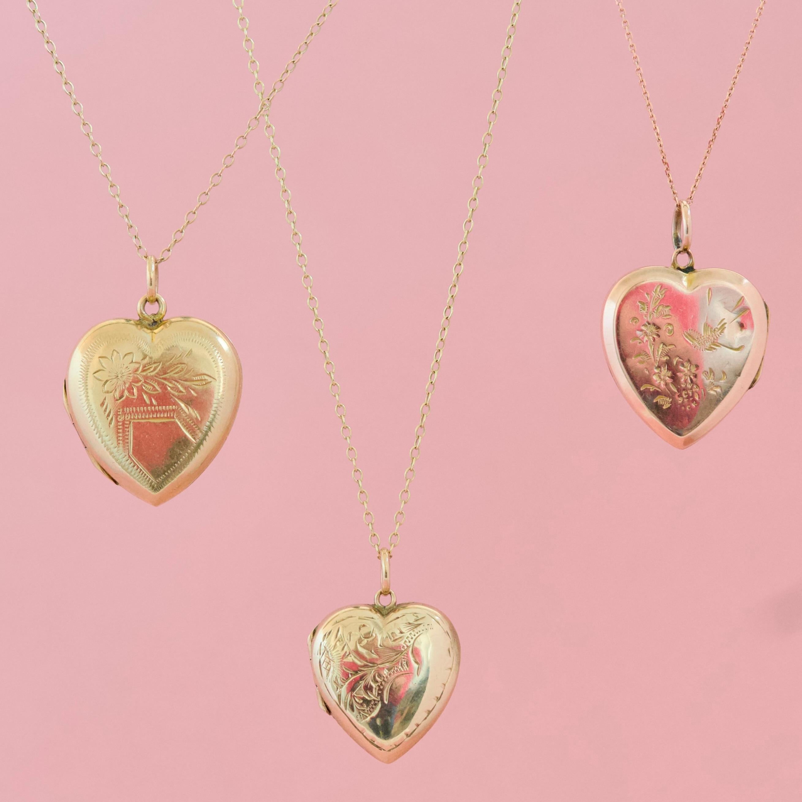 Women's Vintage 1930s 9ct Gold Heart Locket Necklace For Sale