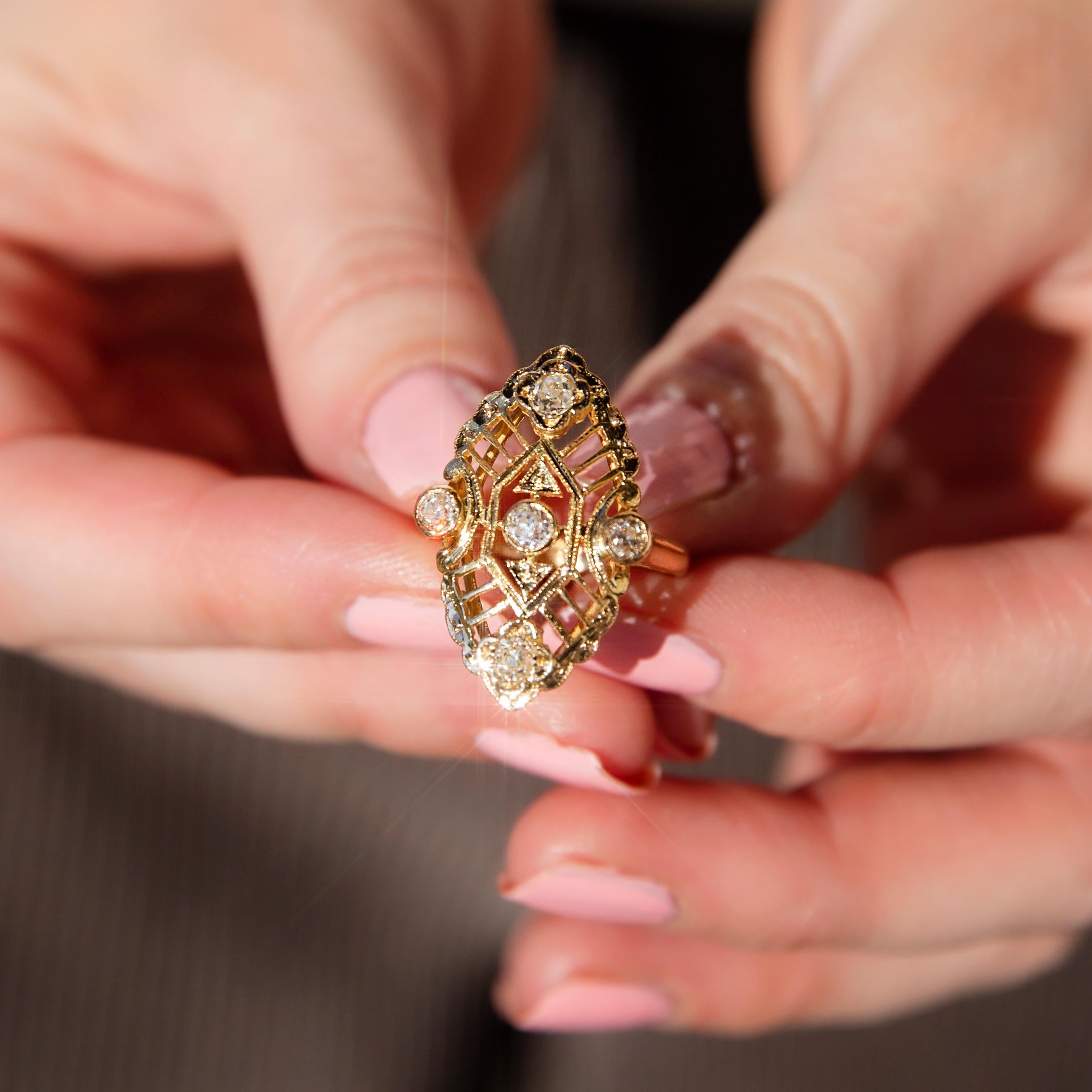 Bague marquise vintage en or 18 carats à motif ouvert avec diamants d'inspiration Art déco, années 1930 Bon état - En vente à Hamilton, AU