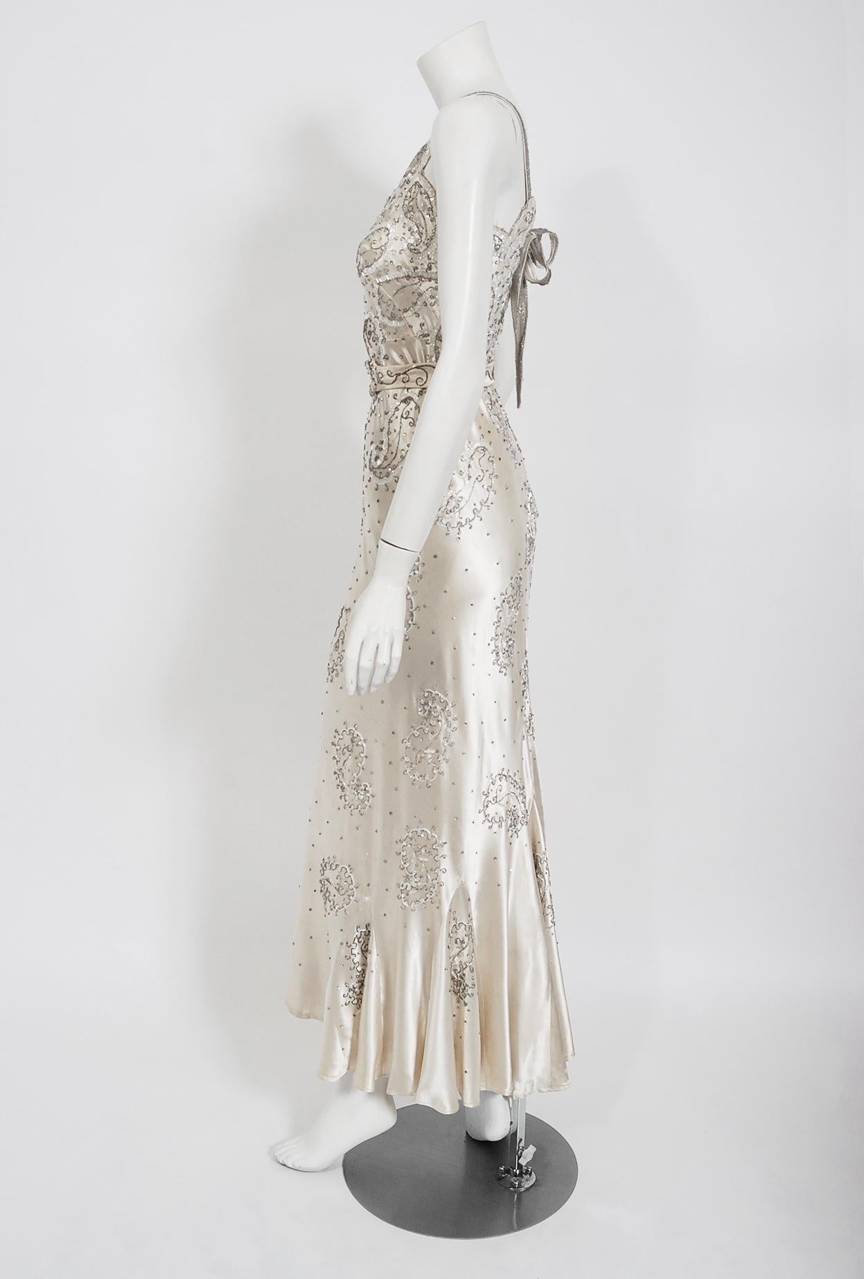 Vintage 1930's Beaded Ivory Silk Satin Appliqué Sculpted Bias-Cut Bridal Gown In Good Condition In Beverly Hills, CA