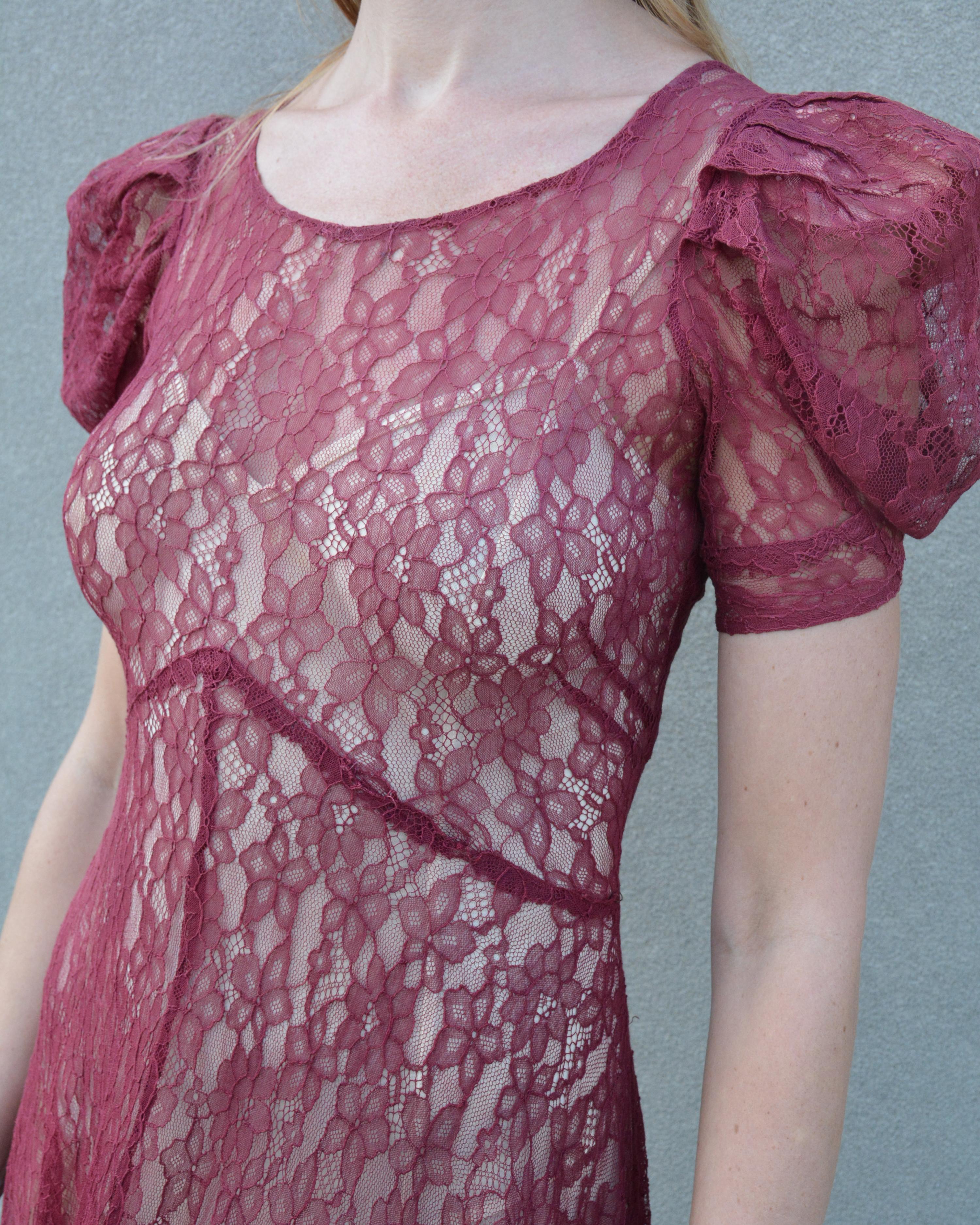 Vintage 1930s Bias-Cut Chantilly Lace Dress For Sale 6