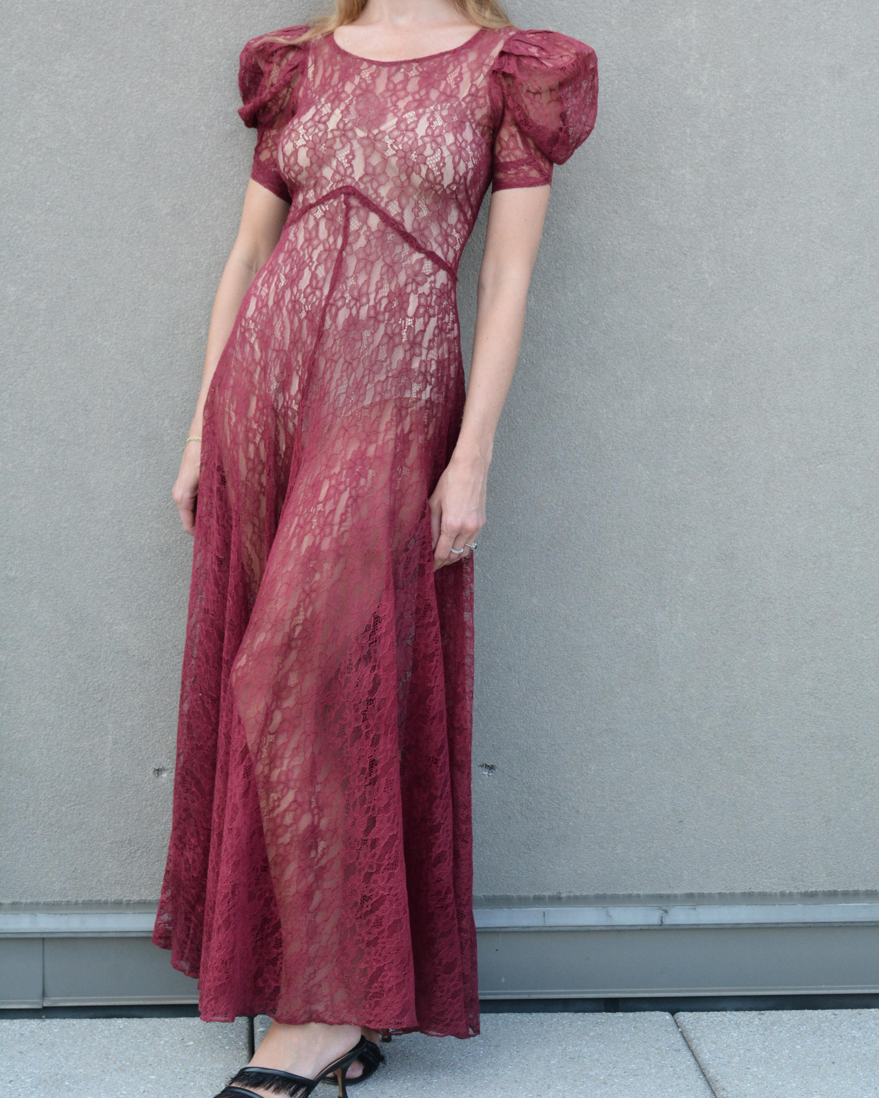 Vintage 1930s Bias-Cut Chantilly Lace Dress For Sale 2