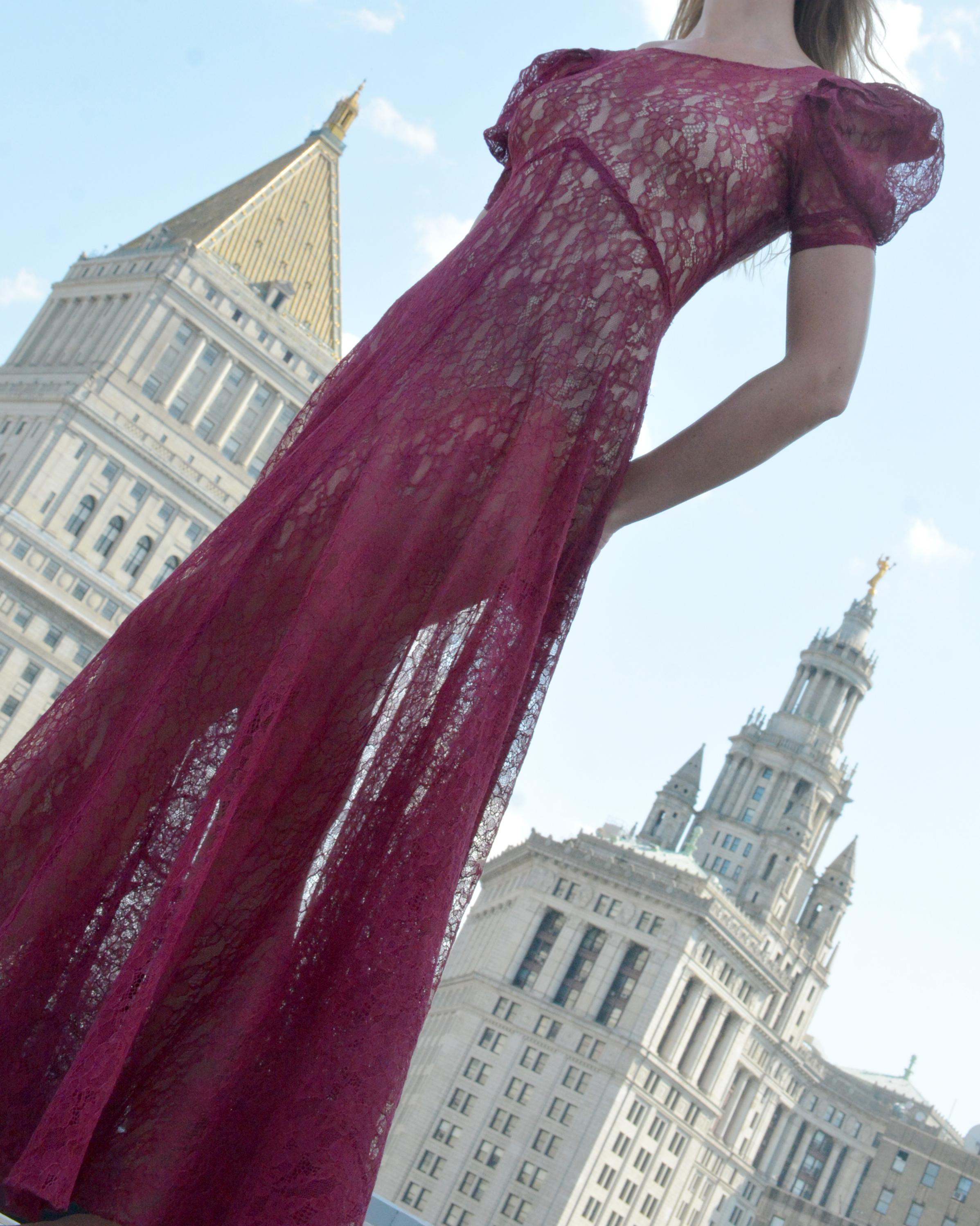 Vintage 1930s Bias-Cut Chantilly Lace Dress For Sale 3