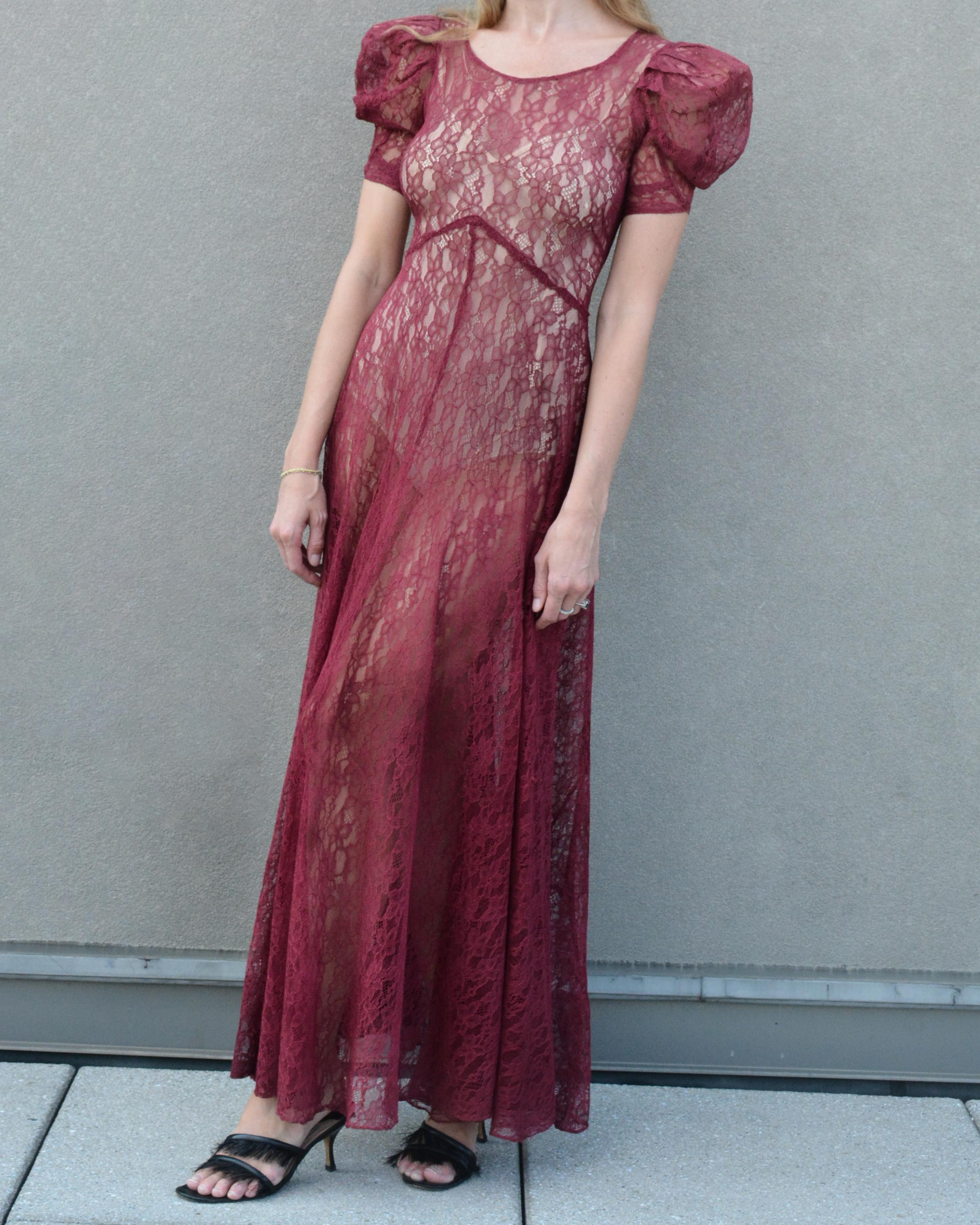 Vintage 1930s Bias-Cut Chantilly Lace Dress For Sale 4