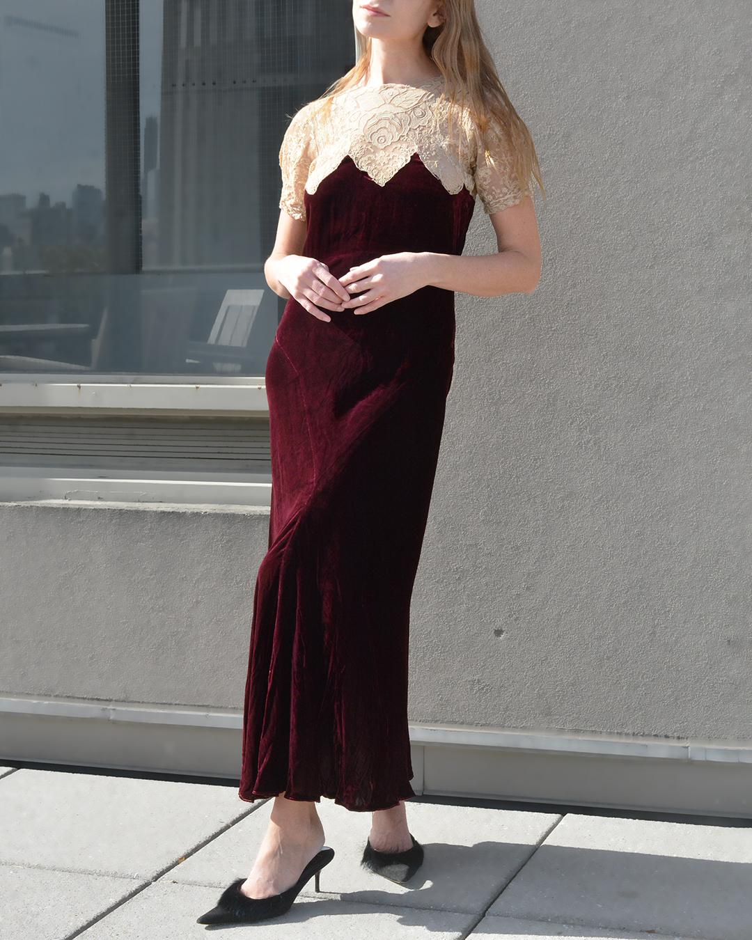 Vintage 1930s Bias-Cut Velvet and Lace Dress with Bolero For Sale 6