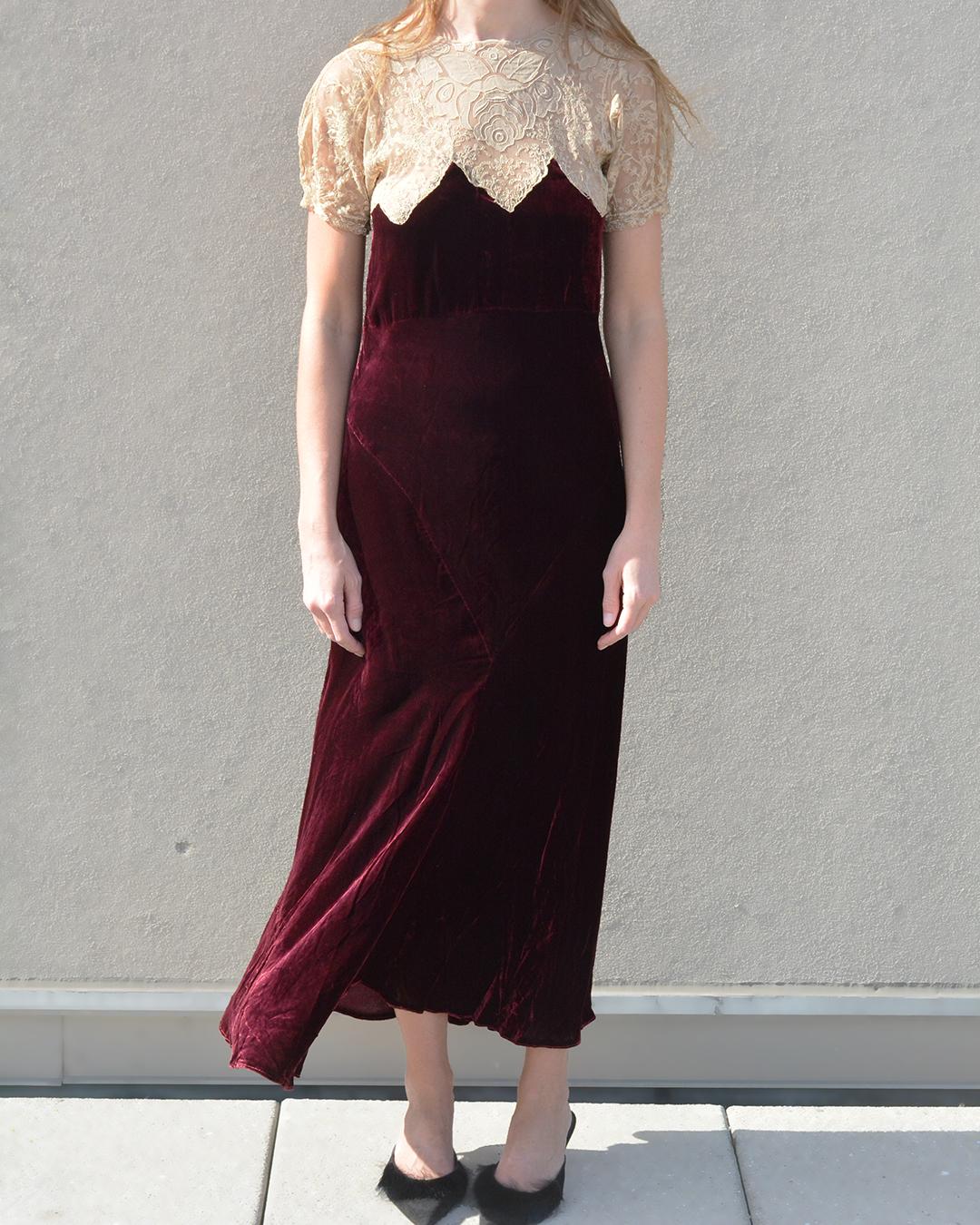 Vintage 1930s Bias-Cut Velvet and Lace Dress with Bolero For Sale 7