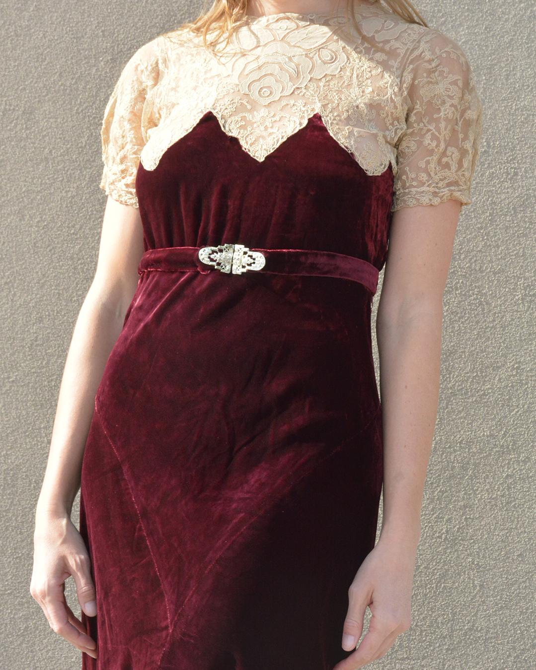 Vintage 1930s Bias-Cut Velvet and Lace Dress with Bolero For Sale 12