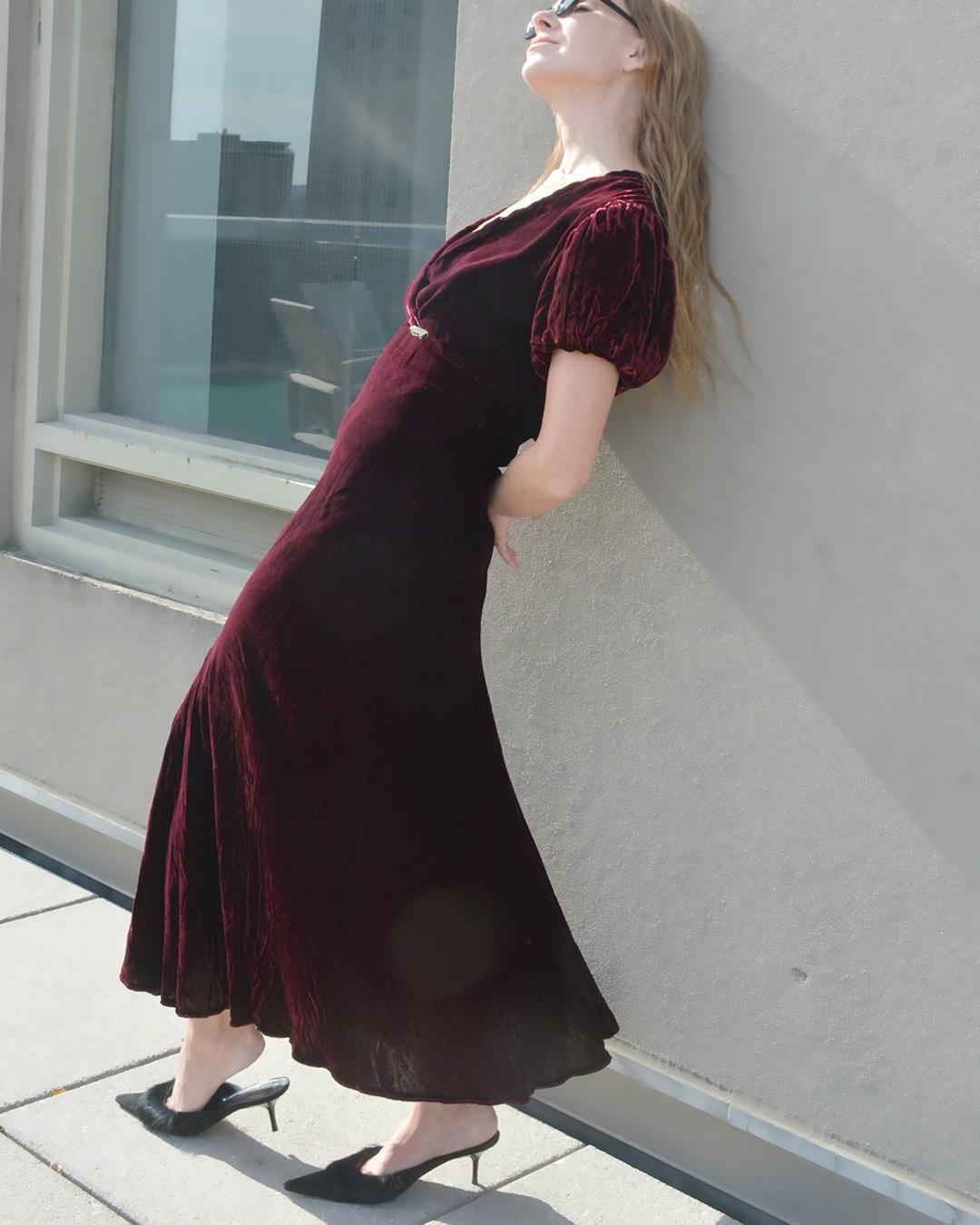 Vintage 1930s Bias-Cut Velvet and Lace Dress with Bolero In Good Condition For Sale In New York, NY