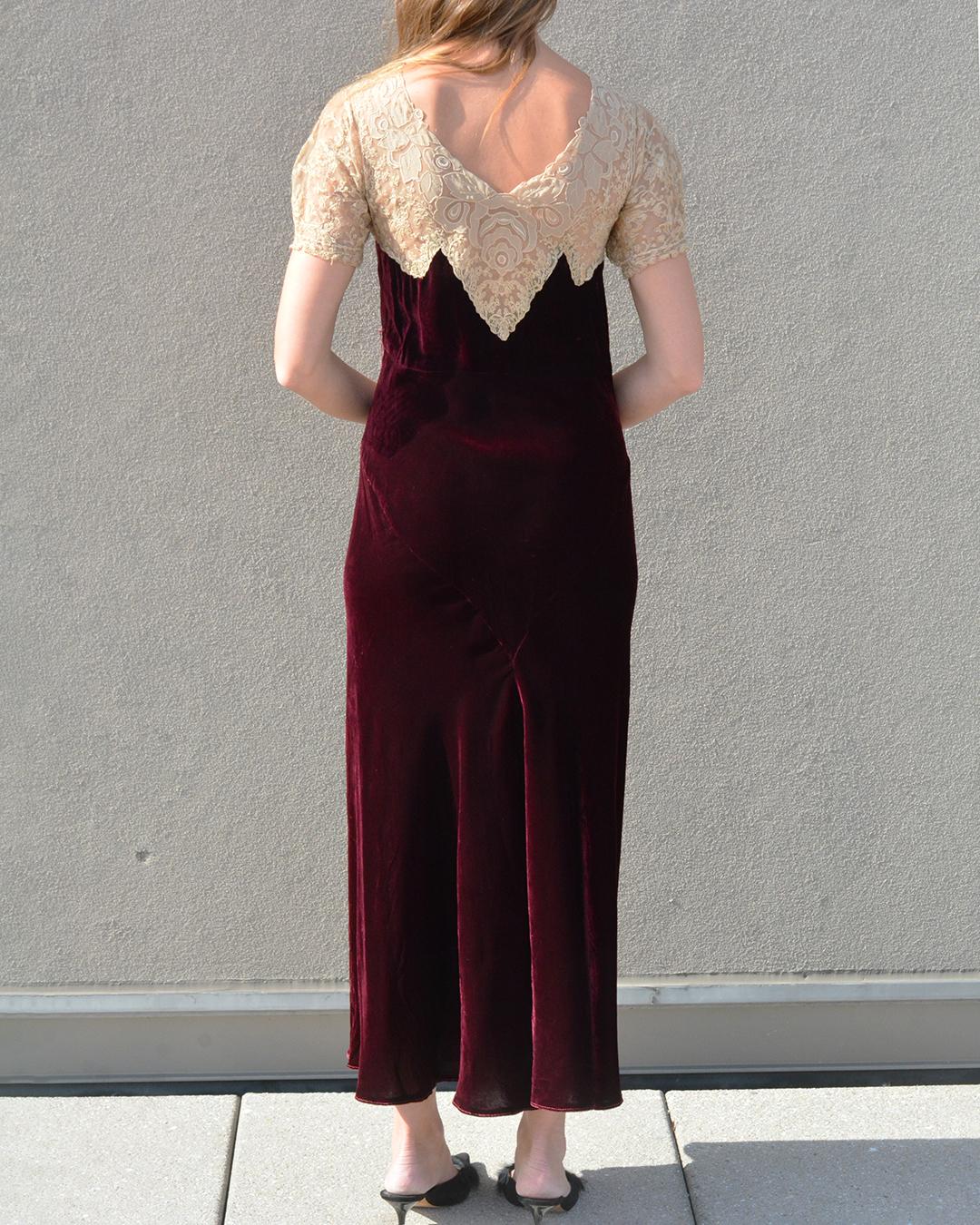 Vintage 1930s Bias-Cut Velvet and Lace Dress with Bolero For Sale 1