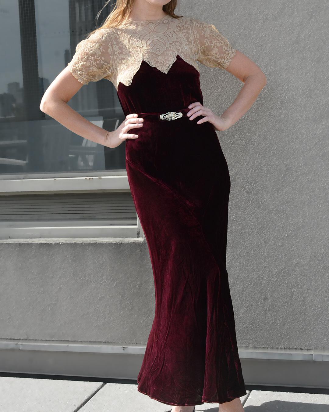Vintage 1930s Bias-Cut Velvet and Lace Dress with Bolero For Sale 3