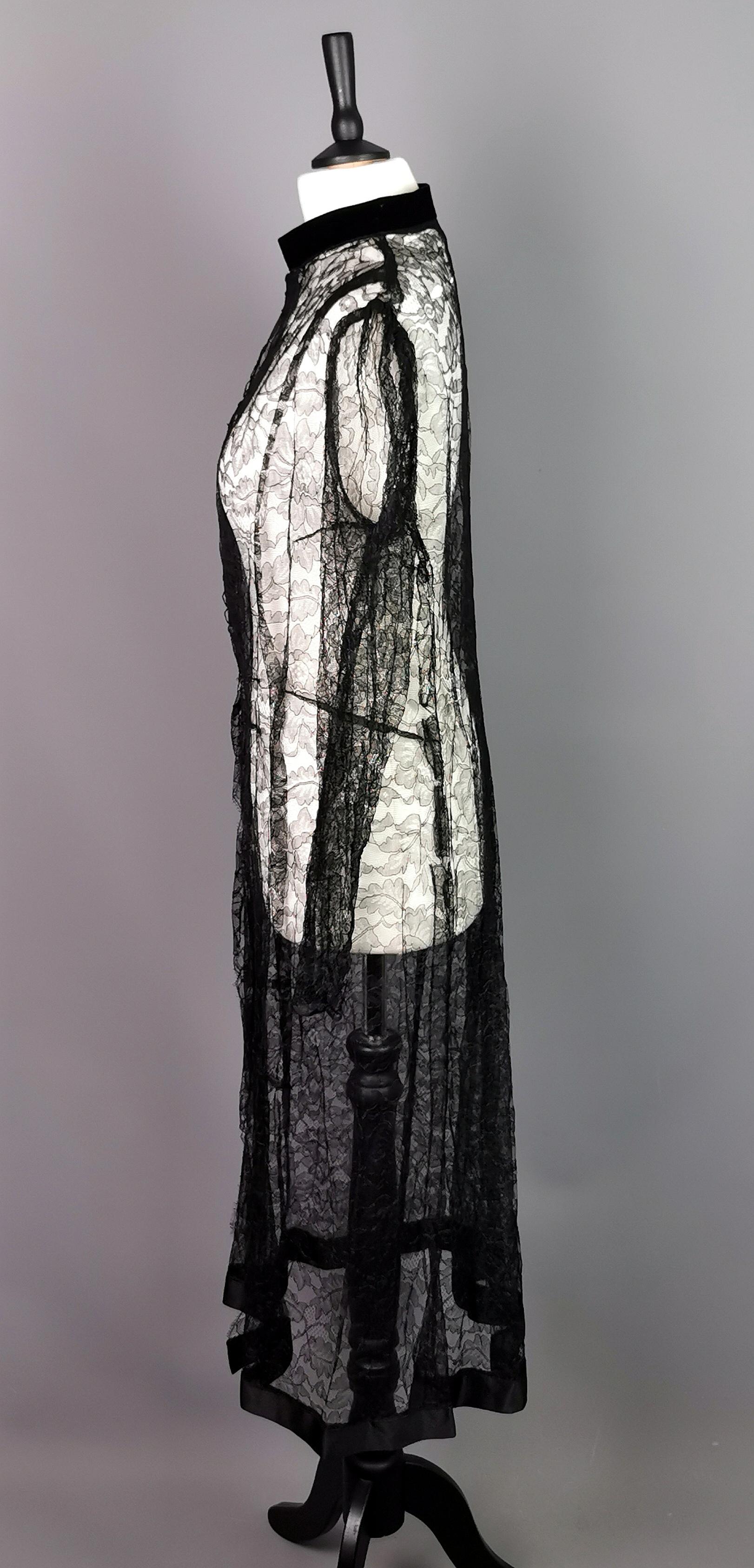 Vintage 1930s Black Chantilly lace jacket, evening coat  For Sale 1