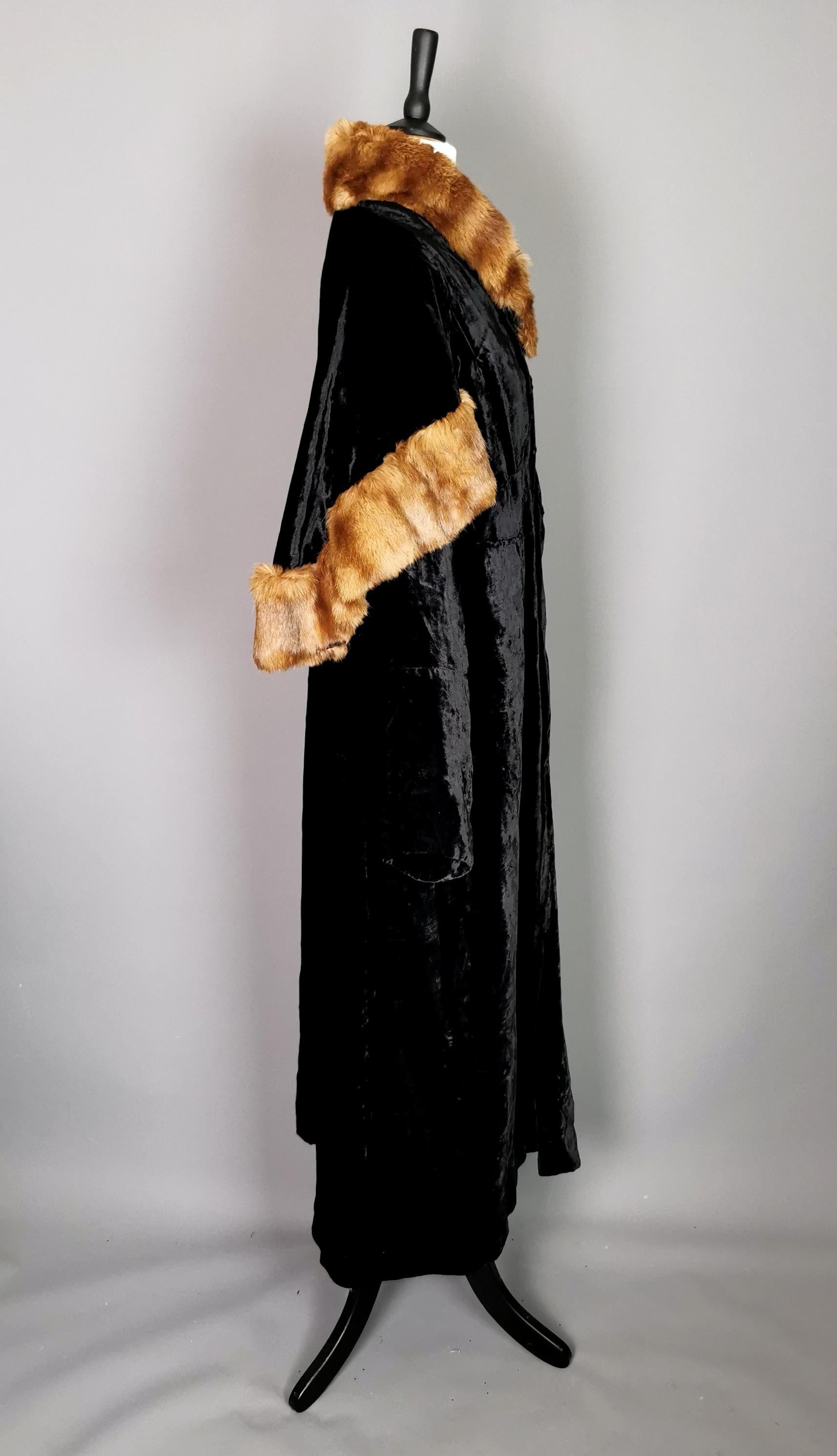 Vintage 1930's Black silk velvet opera cape, caped sleeve, Mink fur trim  5