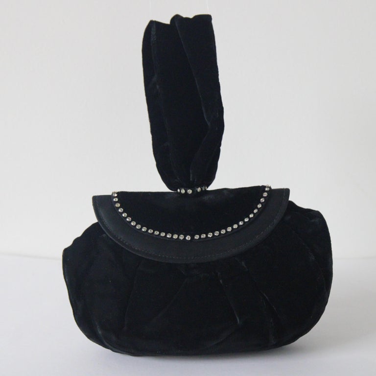 Vintage 1930er Jahre Schwarze Art Deco Abendtasche aus Samt mit